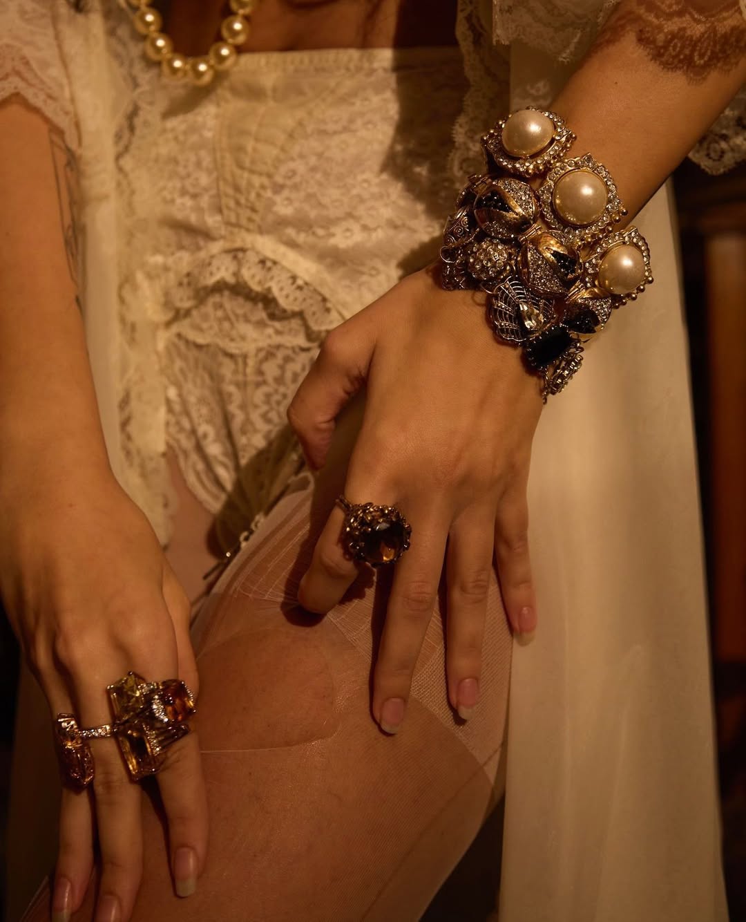 Come valutare il valore dei gioielli vintage online: guida completa per collezionisti