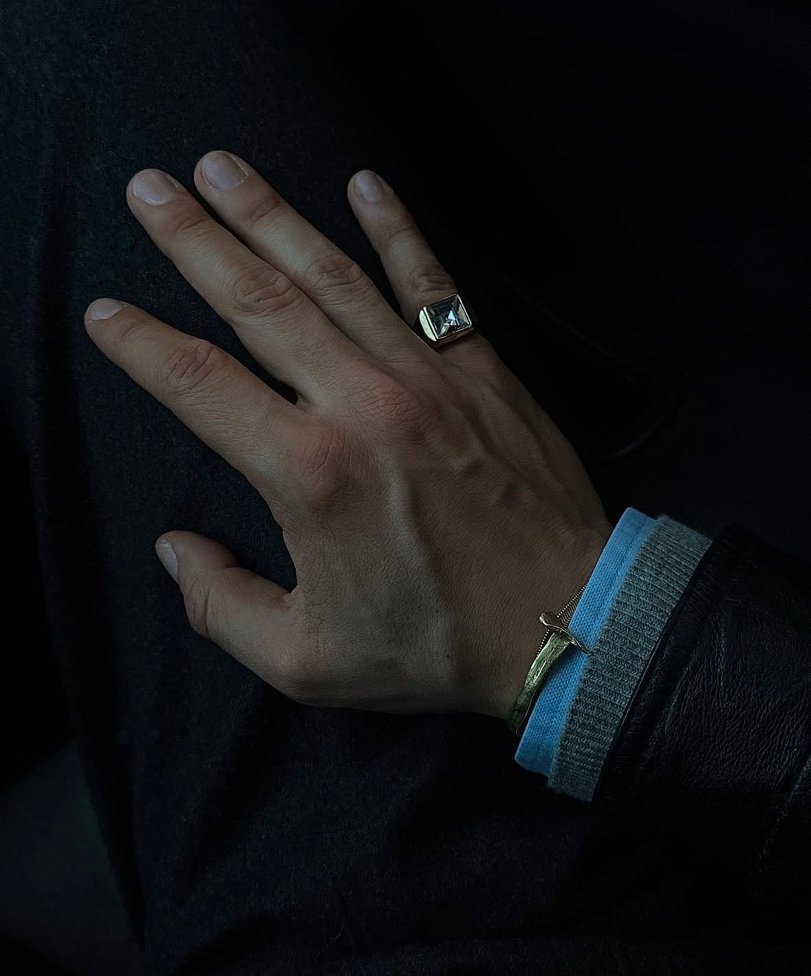 10 modi per abbinare gioielli vintage a outfit moderni: idee di stile e ispirazioni