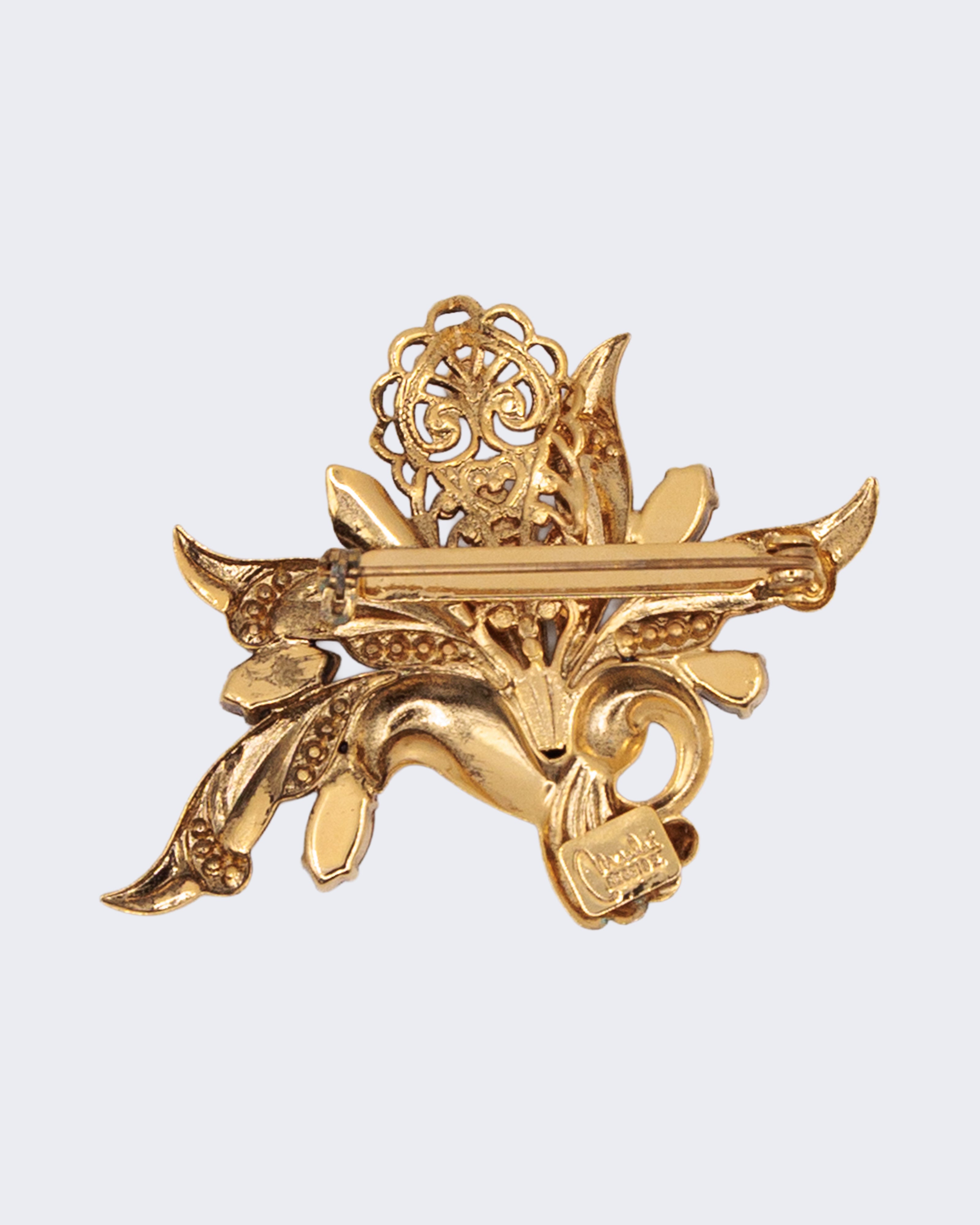 Spilla vintage Mulú Reggio E. firmata con pietre verdi e perle – stile floreale barocco – dorata