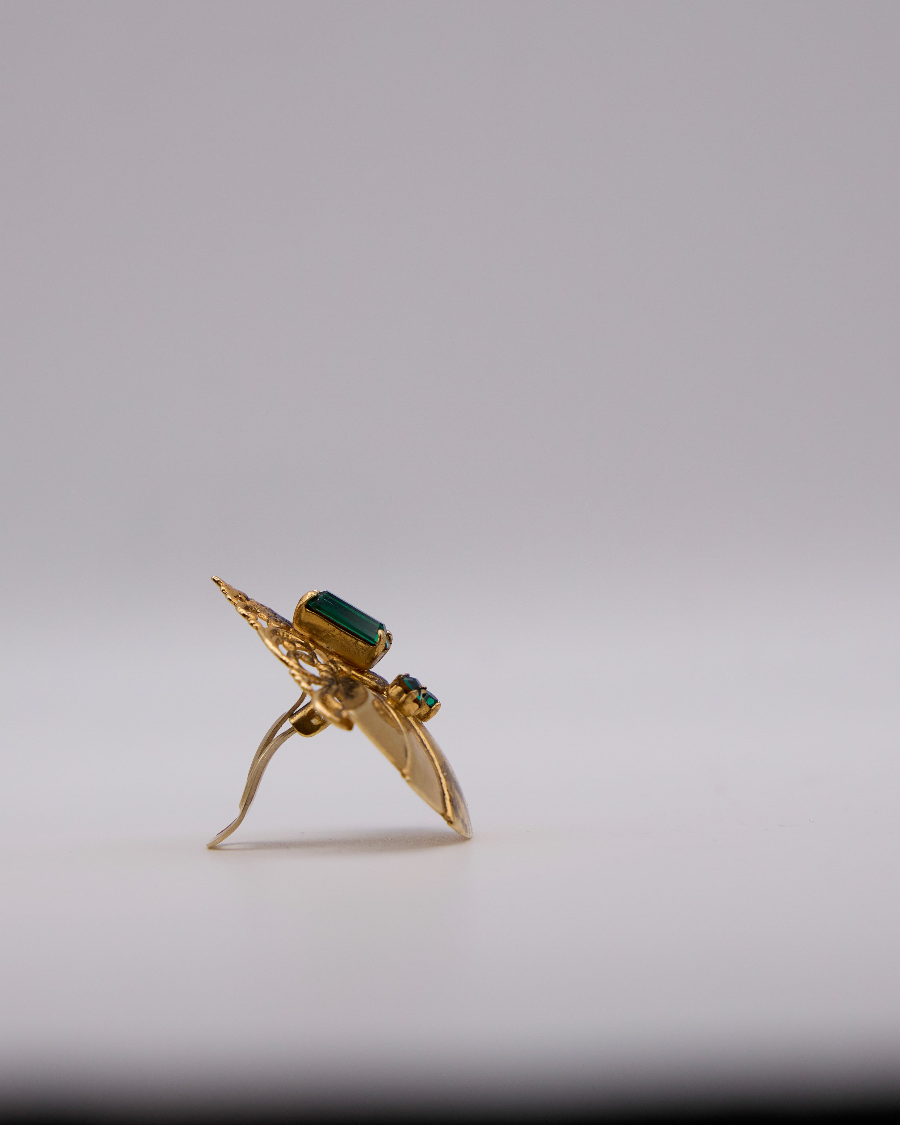 Orecchini Vintage Dorati con Pietre Verdi Stile Art Déco – Anni 80