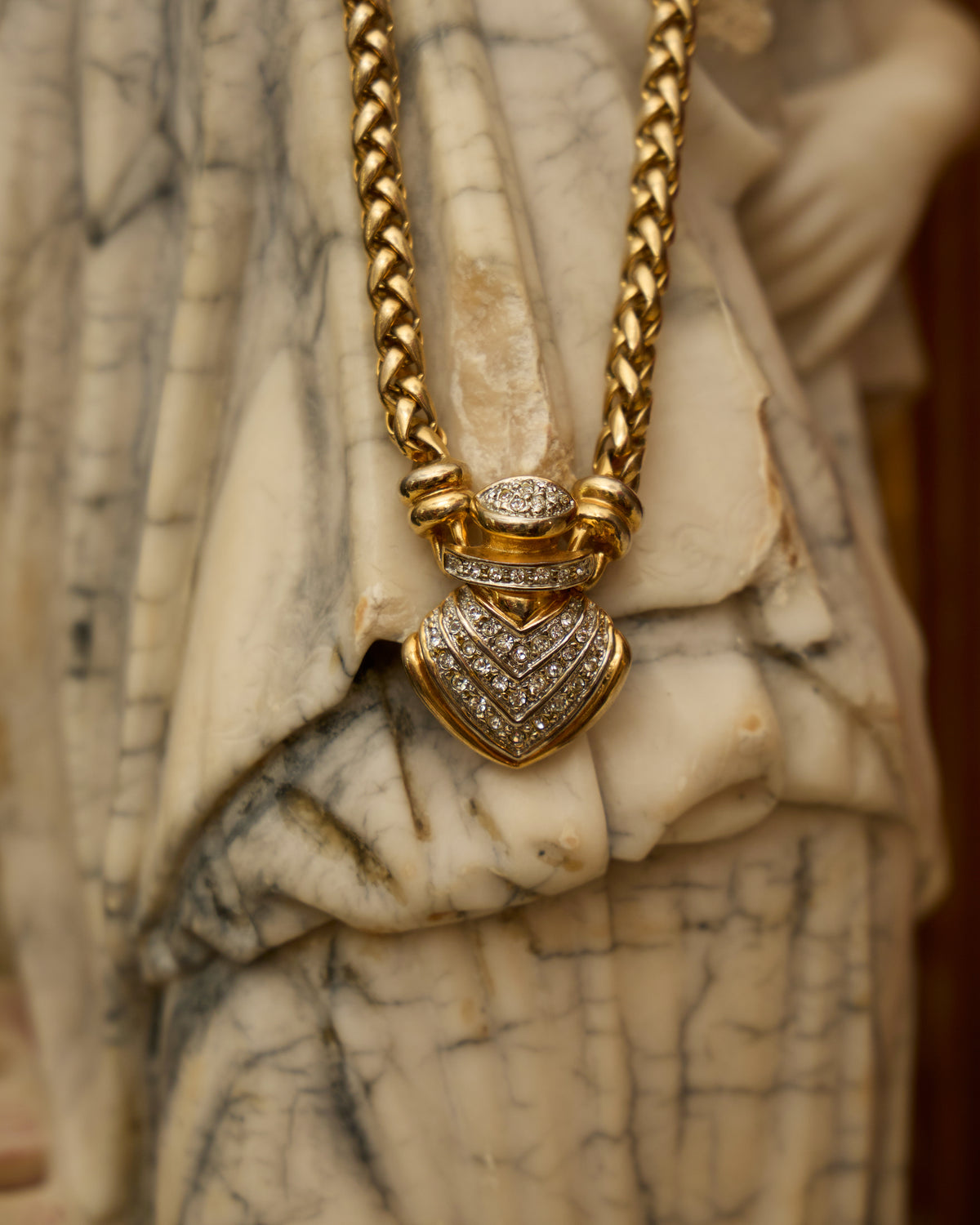 Collana Vintage Dorata con Ciondolo Cuore e Strass