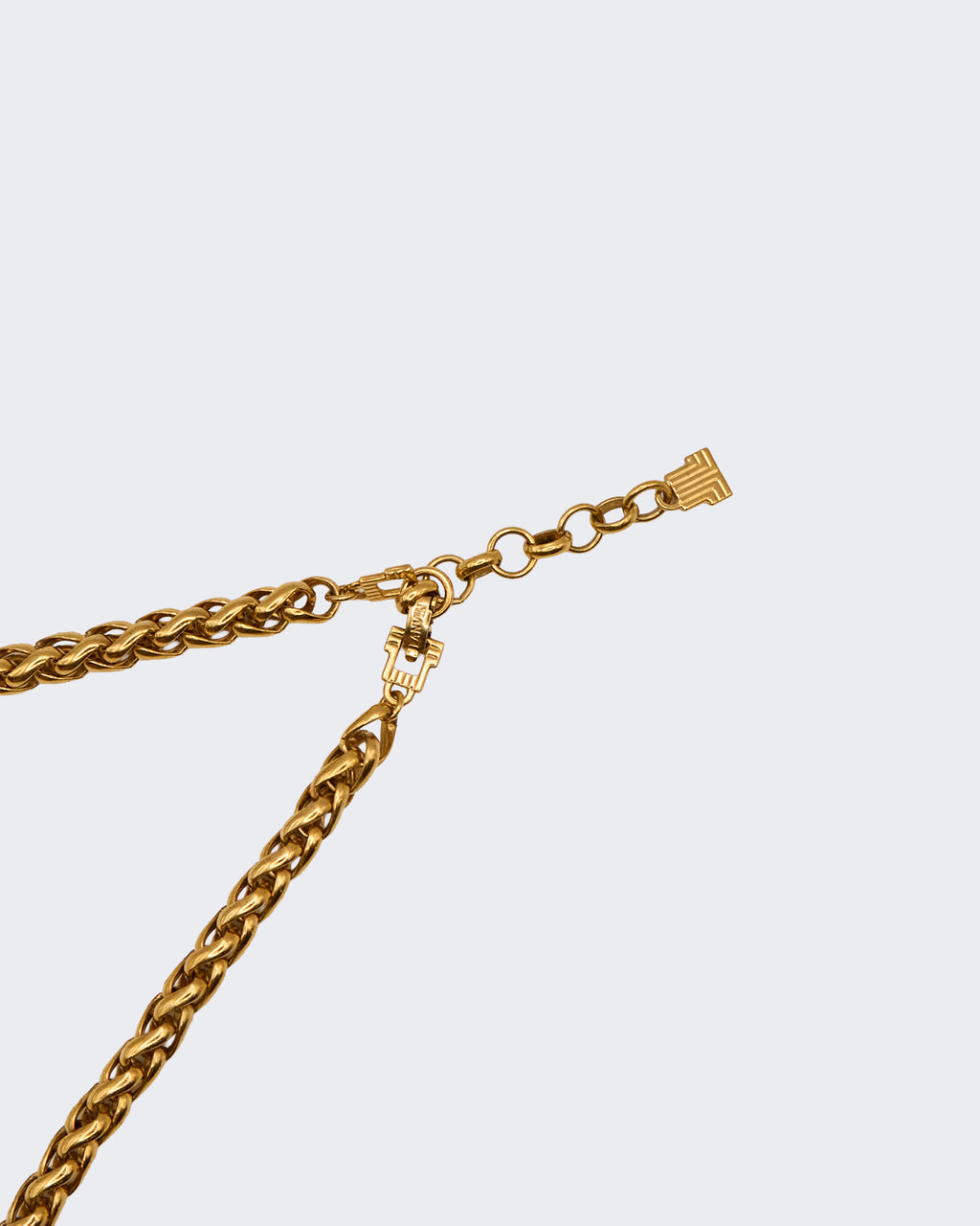 Collier vintage Lanvin en métal doré orné de zirconiums colorés – Bijou d'exception