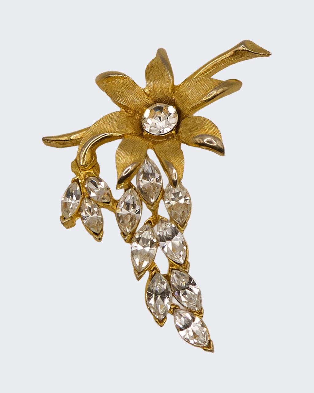 Spilla Vintage Floreale Dorata con Grappolo di Cristalli – Anni ’80/’90