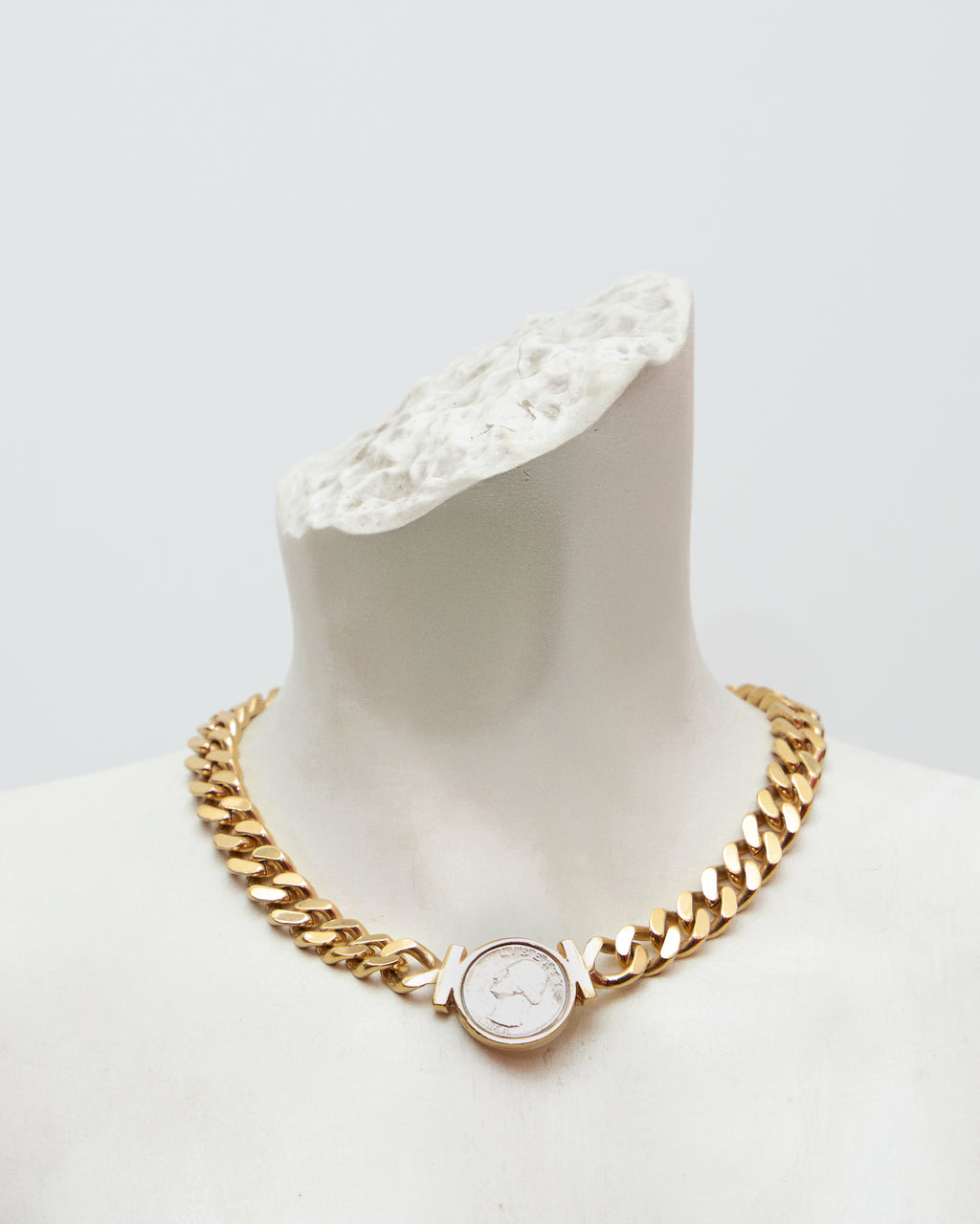 Collier Cascio vintage avec chaîne cubaine et pièce Liberty – Plaqué or