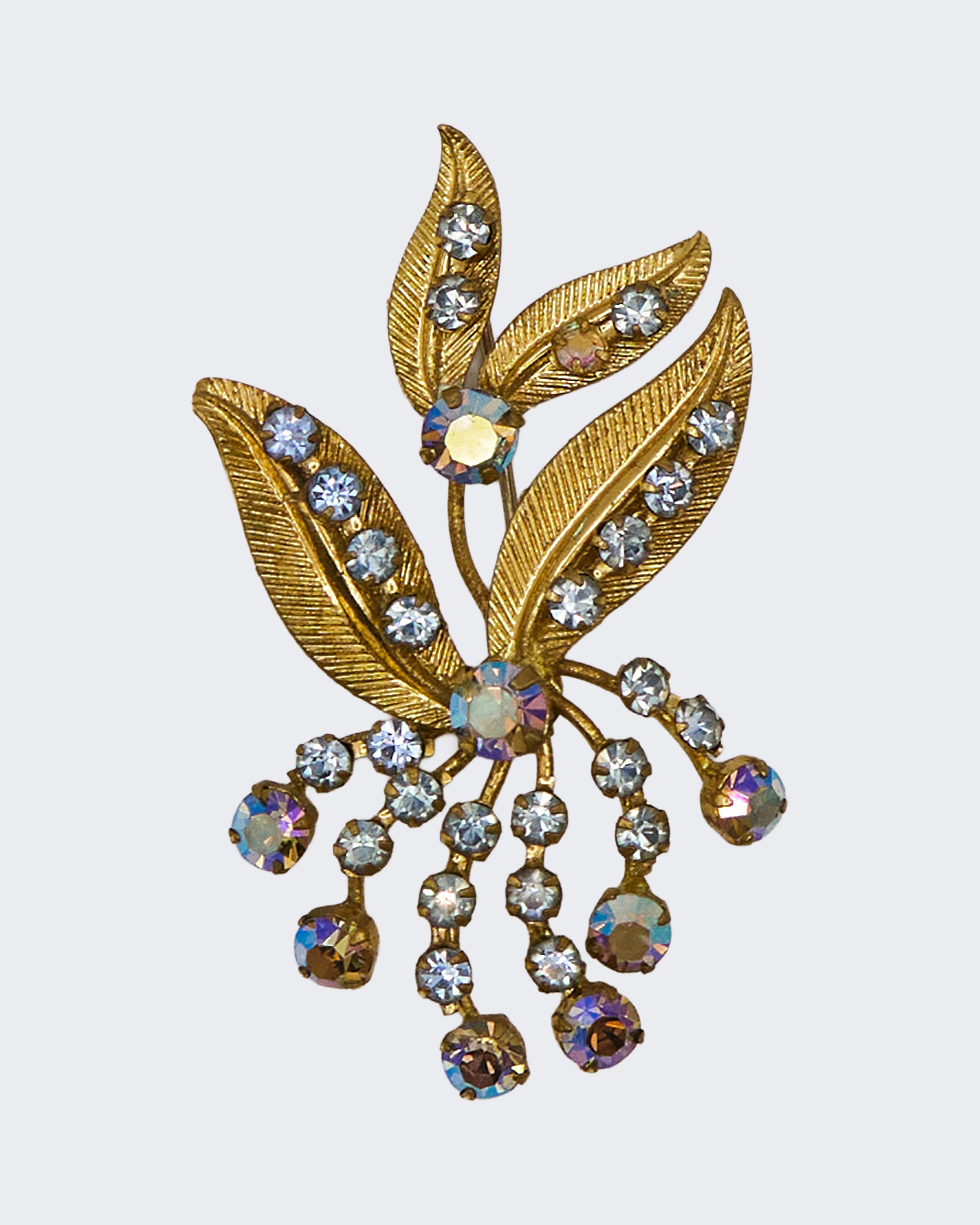 Spilla Vintage Floreale in Metallo Dorato con Cristalli Aurora Borealis – Bigiotteria Anni ’50-’60