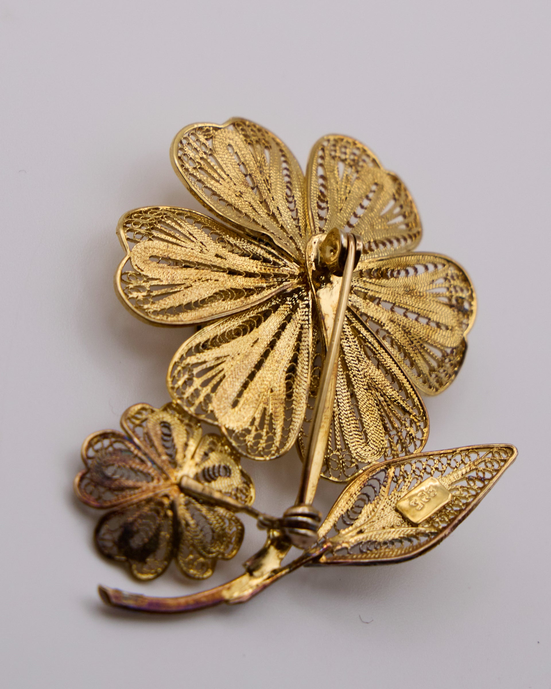 Spilla Vintage Floreale in Filigrana Dorata – Elegante Gioiello Fiore