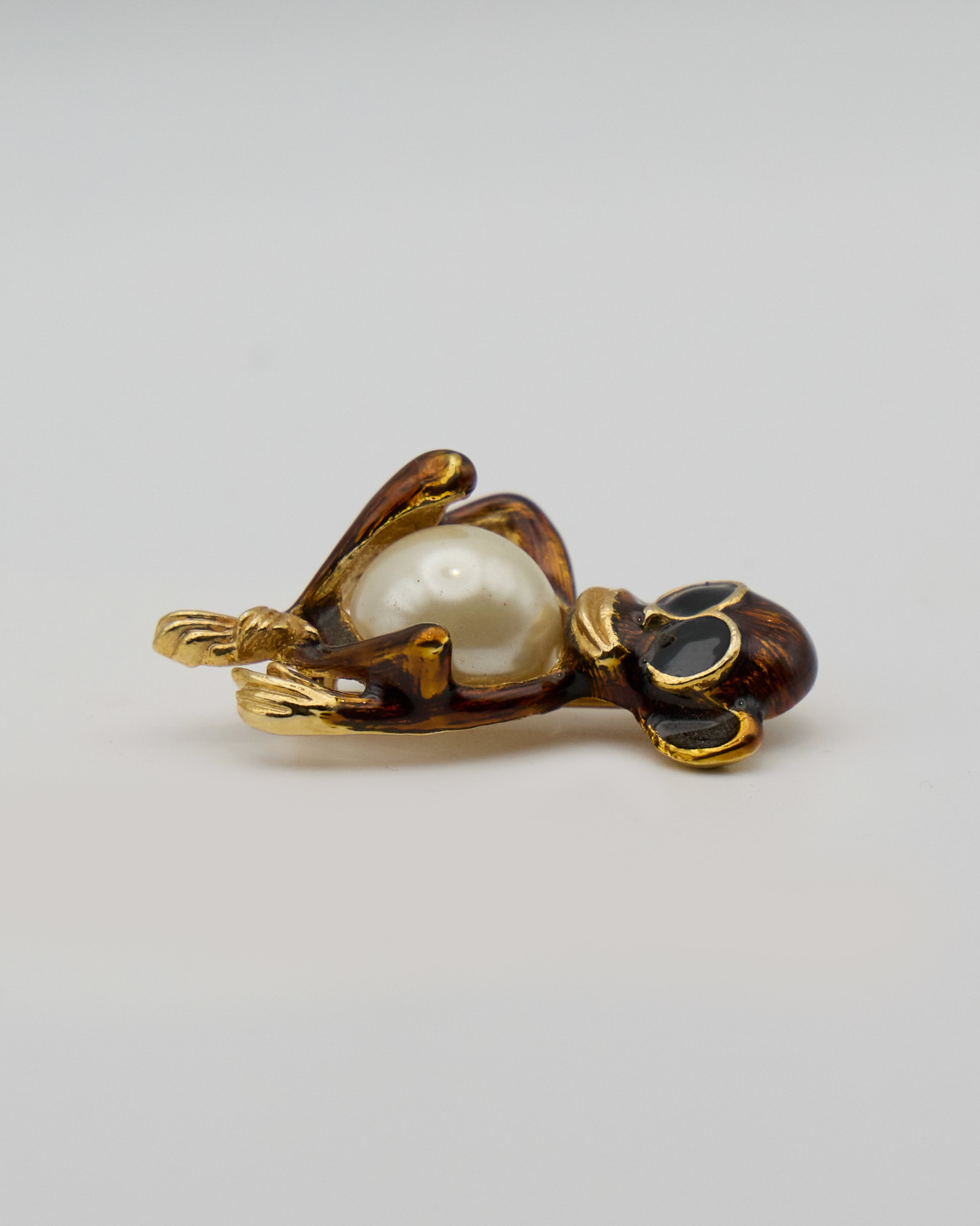 Vintage Monkey with Glasses and Faux Pearl Brooch – Retro Style