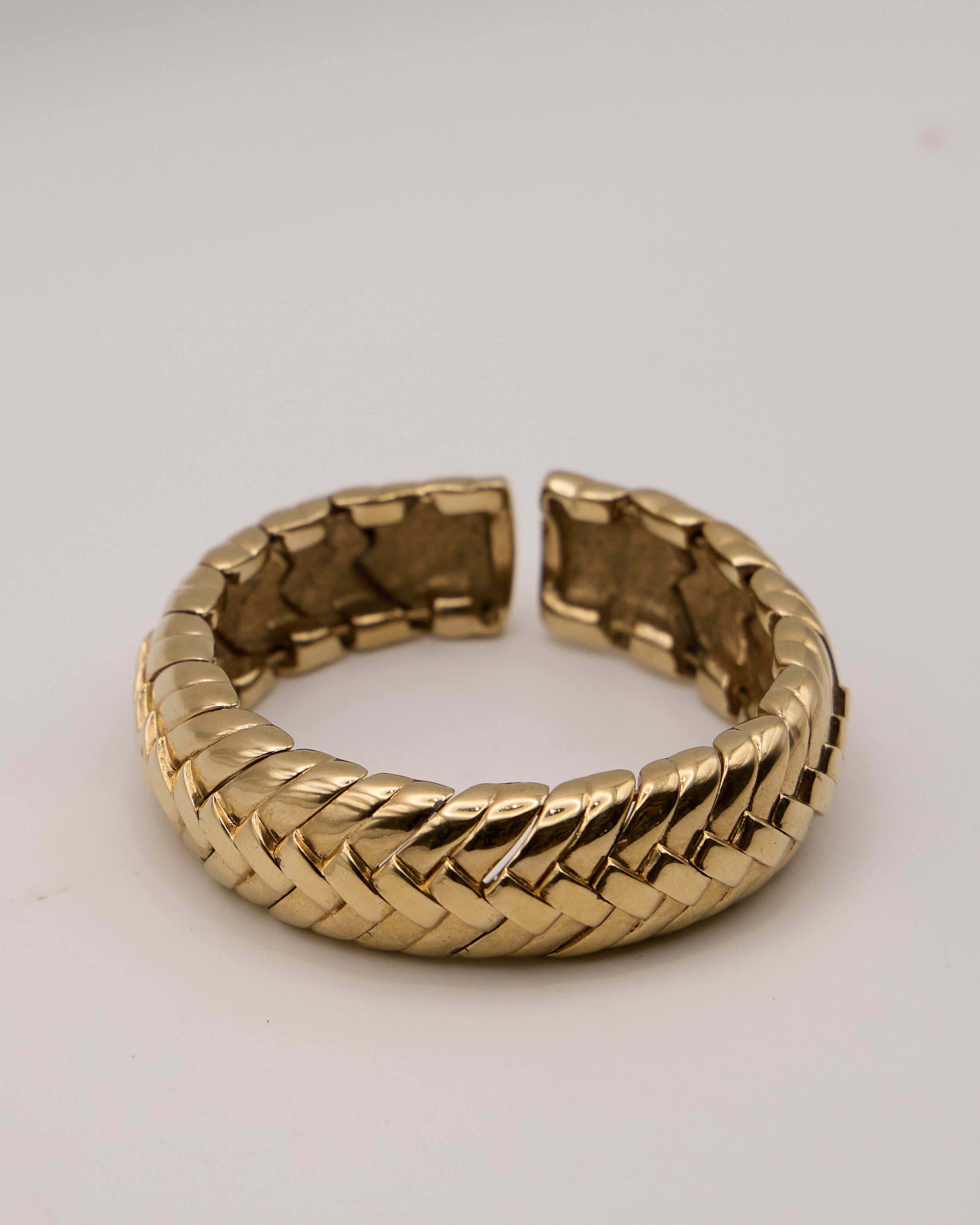 Gold-Finish Braided Cuff Bracelet – Elegant and Versatile Accessory