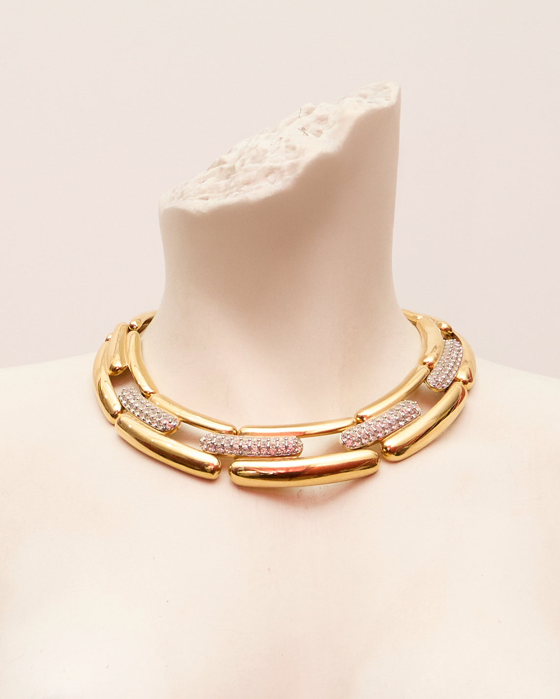 Collier ras-de-cou Givenchy vintage années 1980 en maille dorée ornée de strass