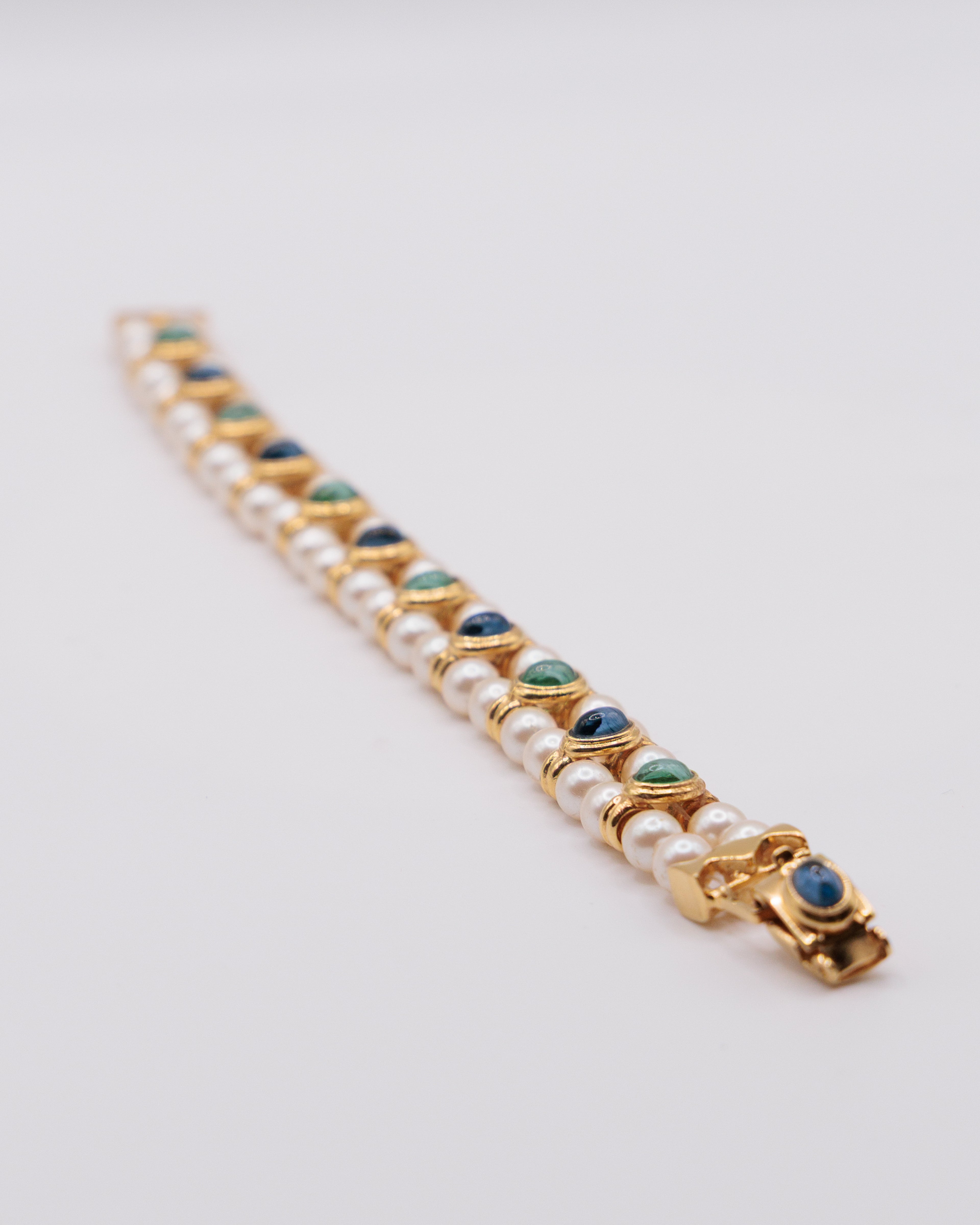 Bracciale vintage Bijoux Cascio perle e cabochon blu verdi dorato anni ’80