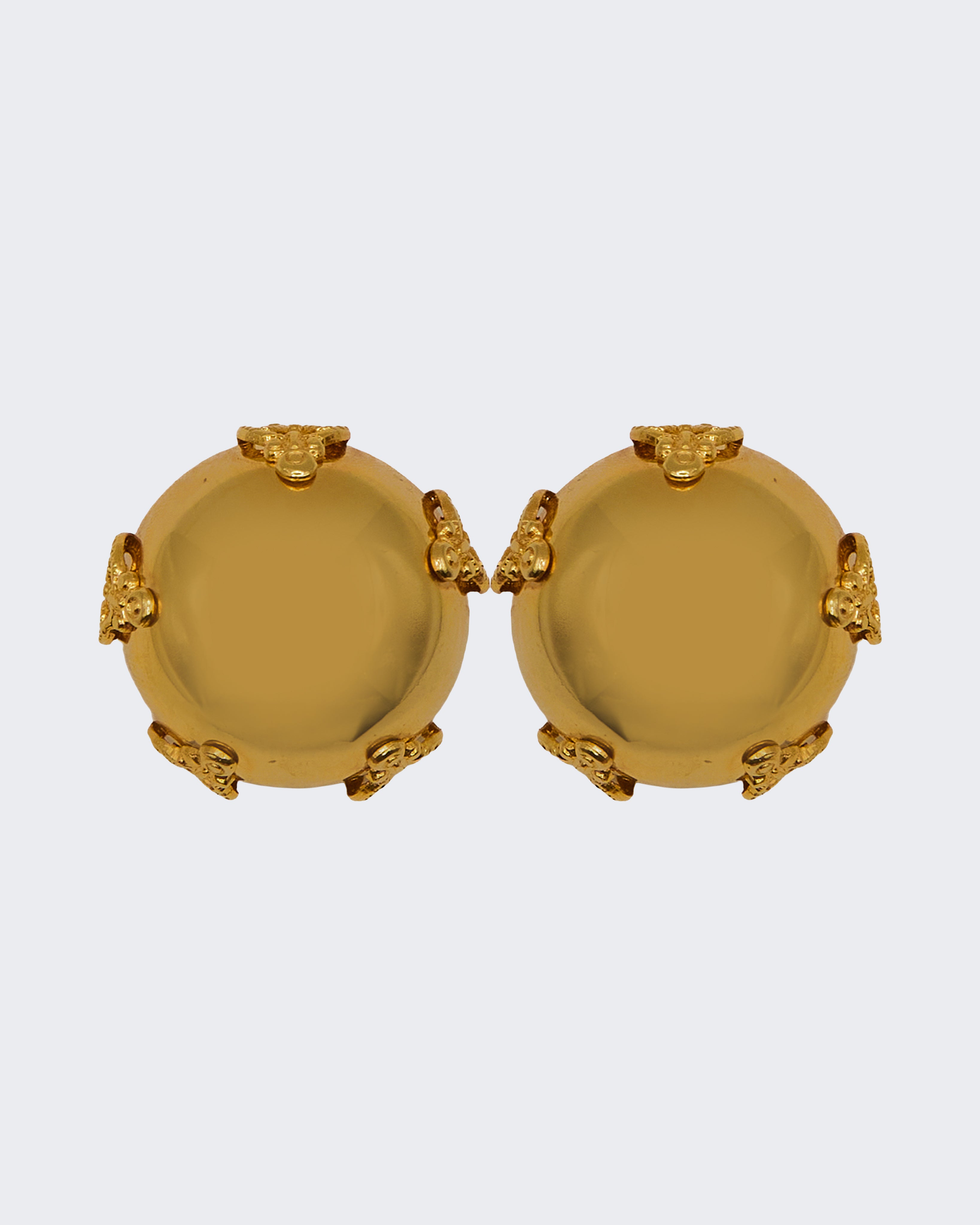 Orecchini Vintage Dorati a Bottone Stile Bizantino – Design Floreale Artigianale