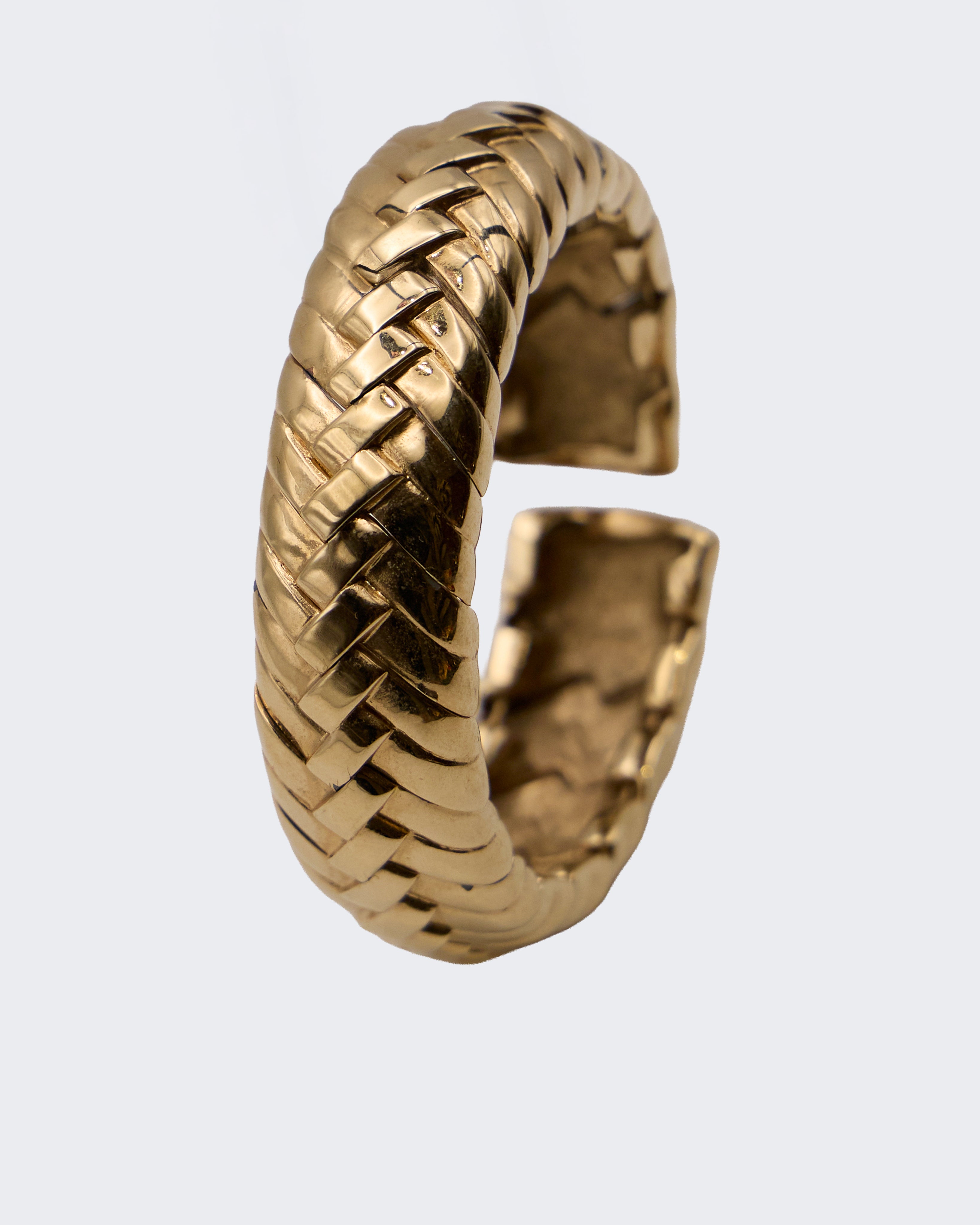Gold-Finish Braided Cuff Bracelet – Elegant and Versatile Accessory