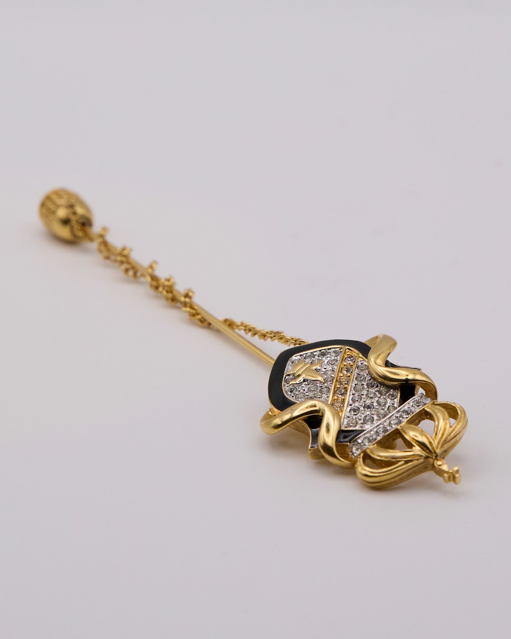 Spilla Vintage da Giacca con Stemma e Corona – Stick Pin Dorato con Cristalli