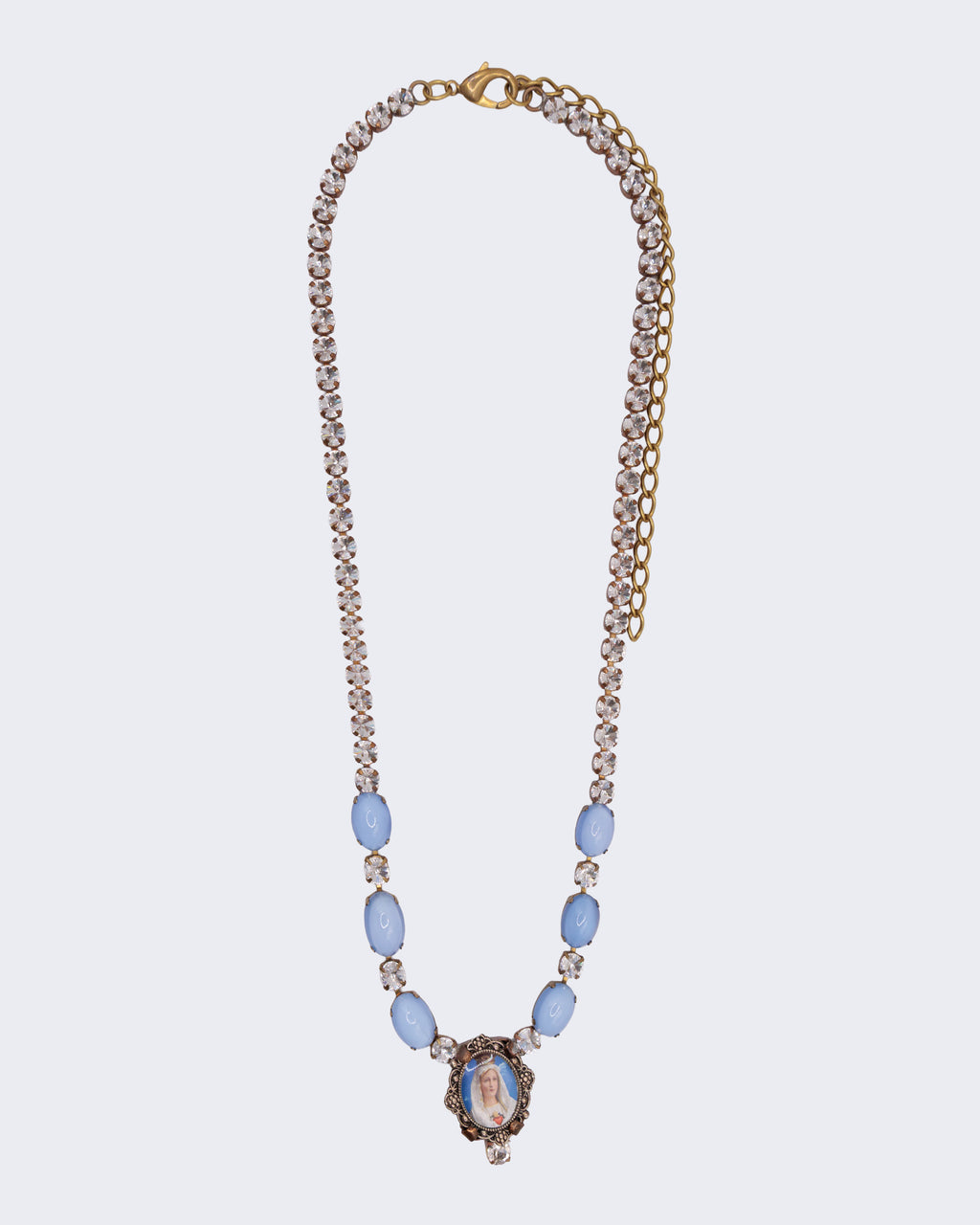 Collana Vintage Raffigurante La Madonna con Pietre Azzurre e Strass – Collier Religioso con Medaglione Sacro
