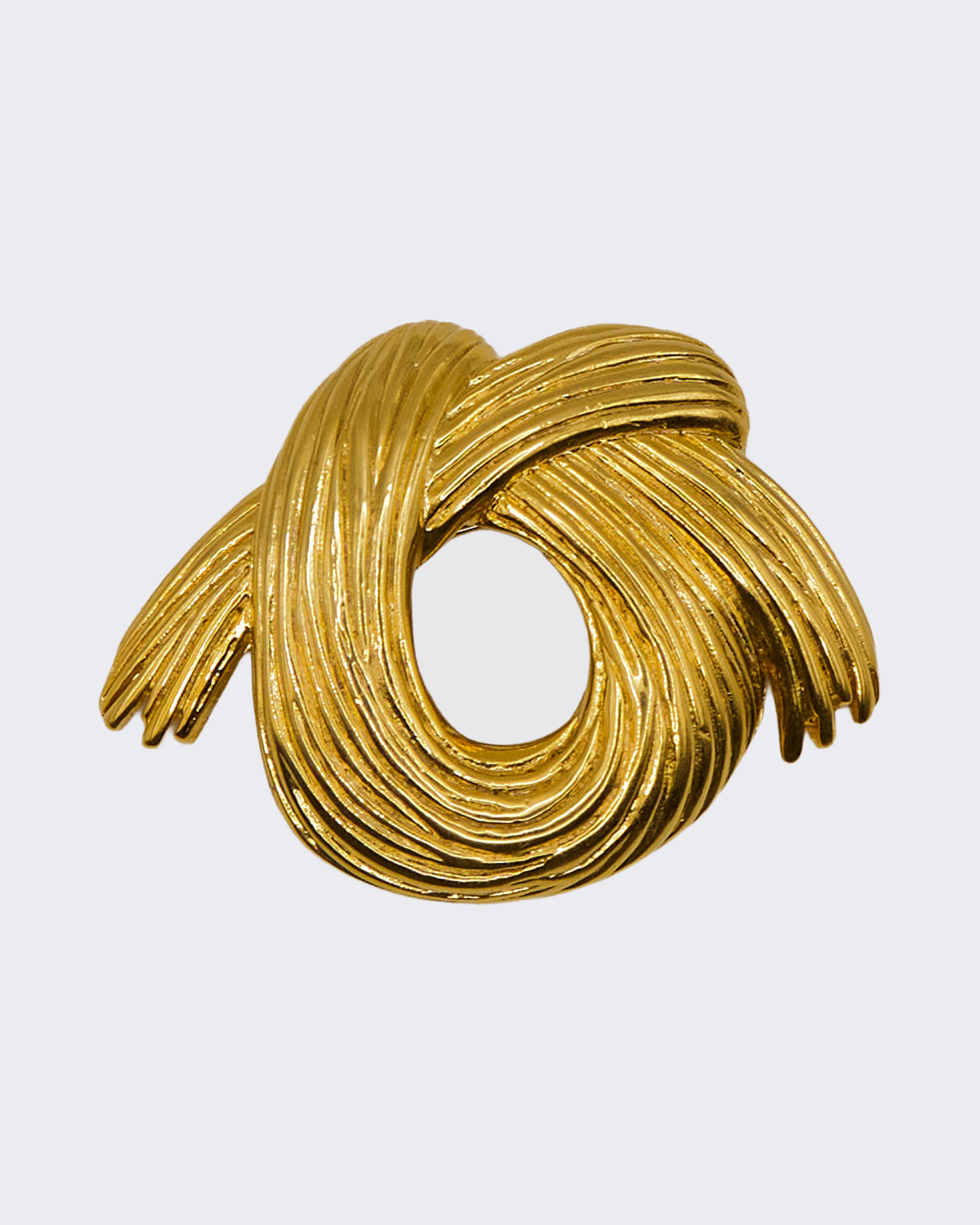 Spilla Vintage a Nodo Modernista in Metallo Color Oro – Design Anni ’80,