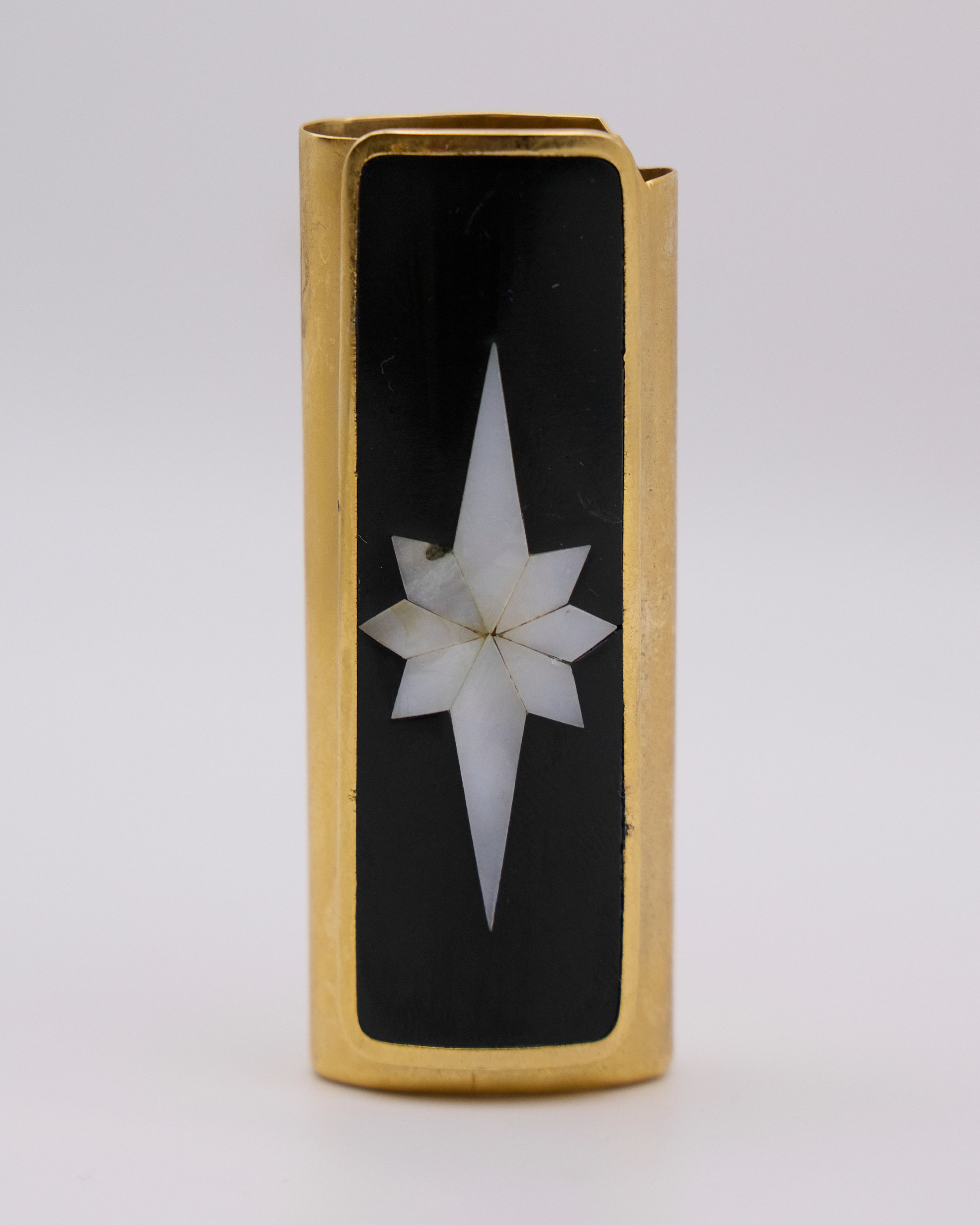 Custodia Vintage per Accendino con Stella Intarsiata Nero e Oro