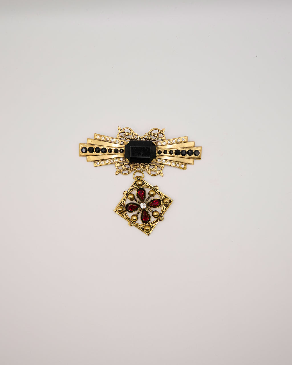 Spilla Gioiello Vintage con Pendente – Stile Art Déco e Croce di Malta, 9 cm