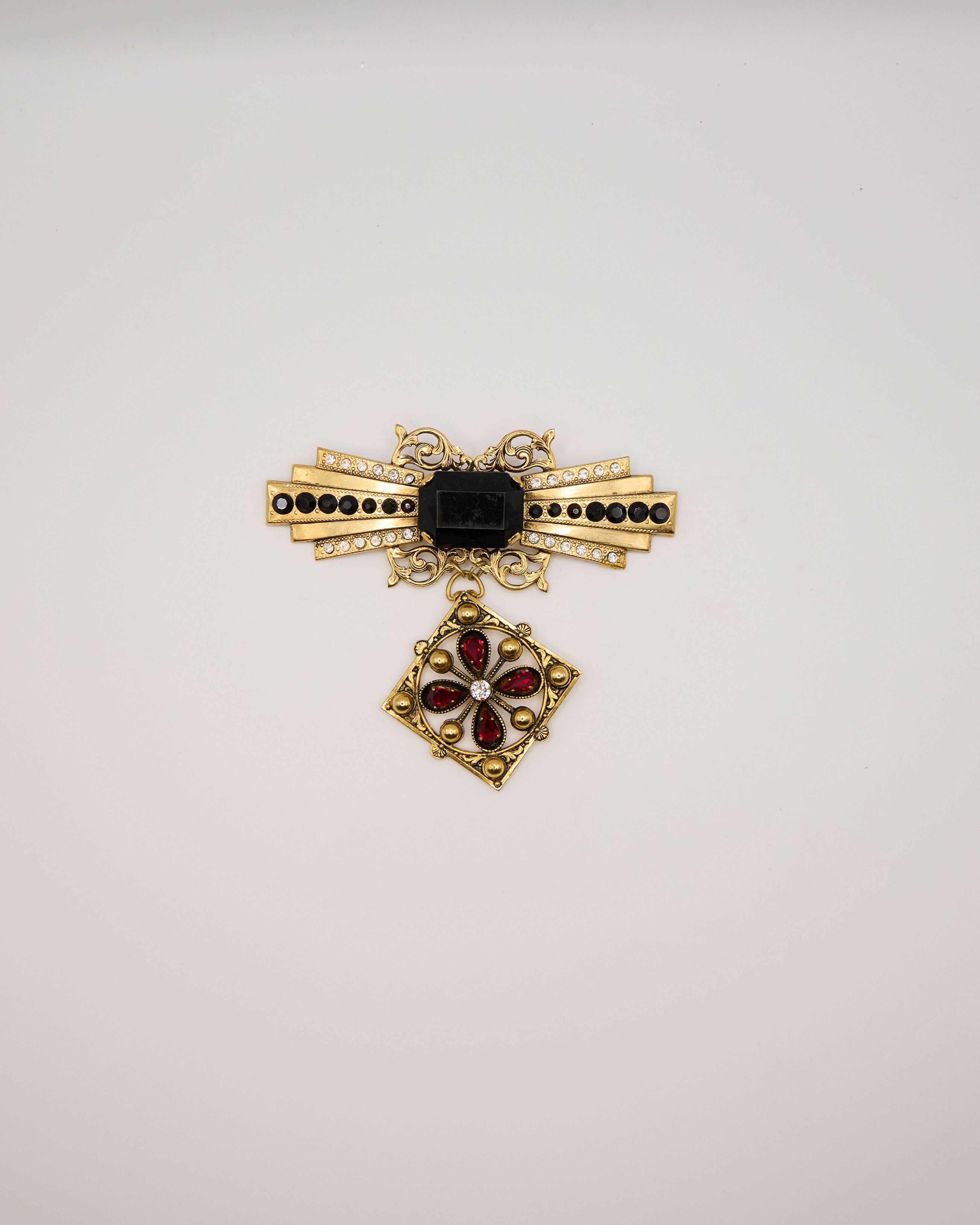 Spilla Gioiello Vintage con Pendente – Stile Art Déco e Croce di Malta, 9 cm