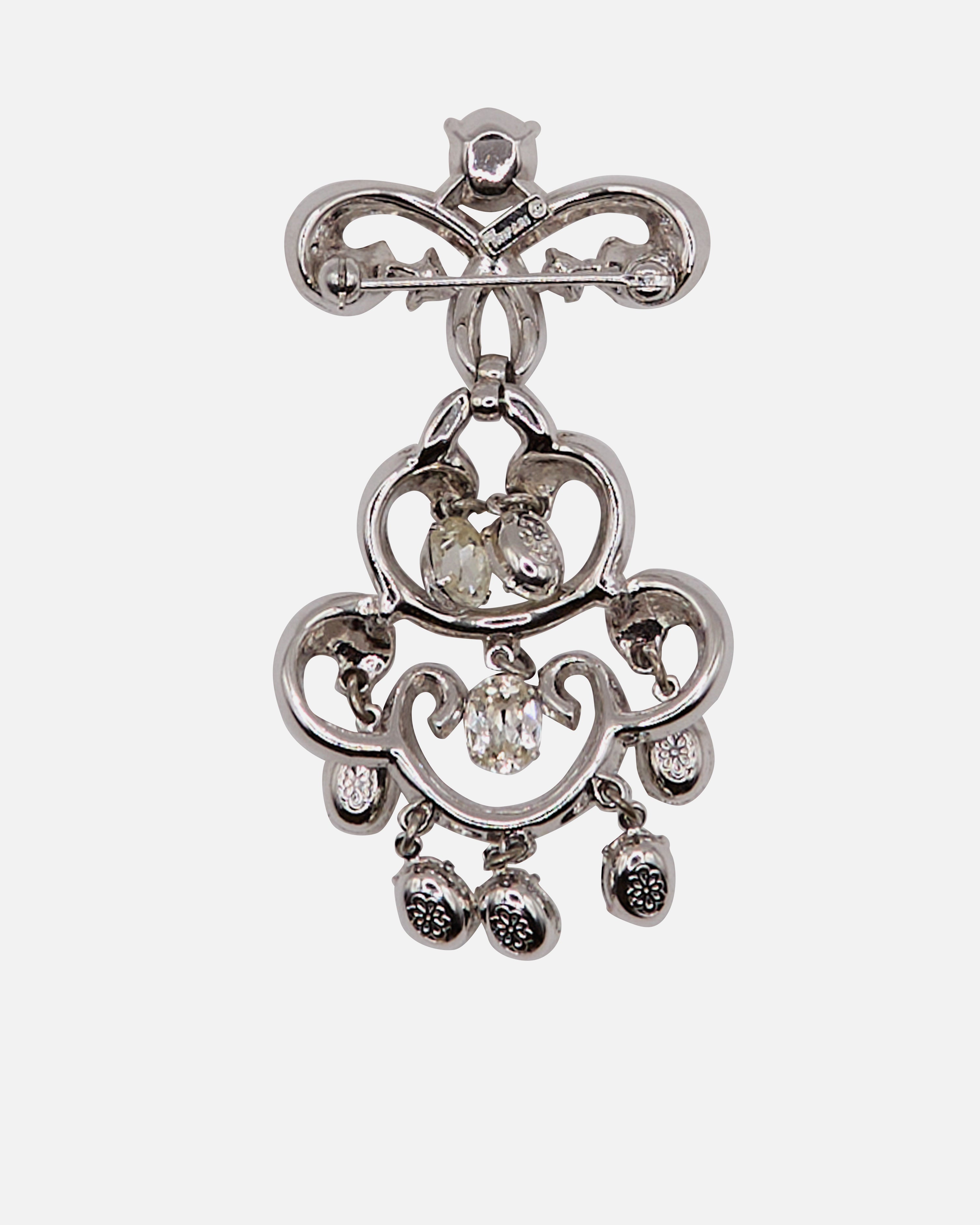 TRIFARI Pin