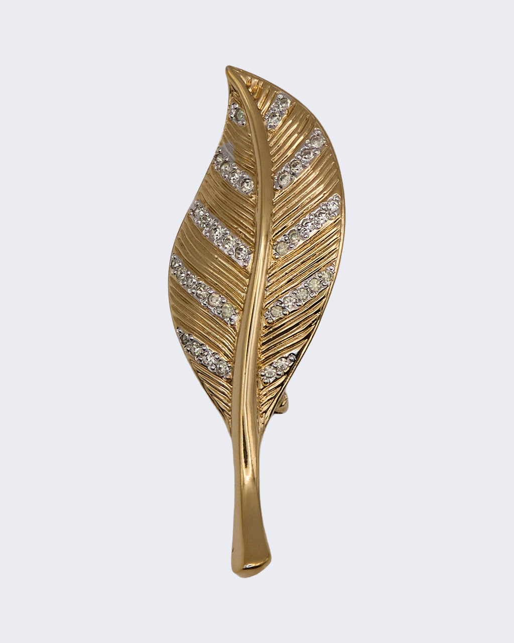 Spilla Vintage Foglia Dorata con Cristalli – Gioiello Elegante