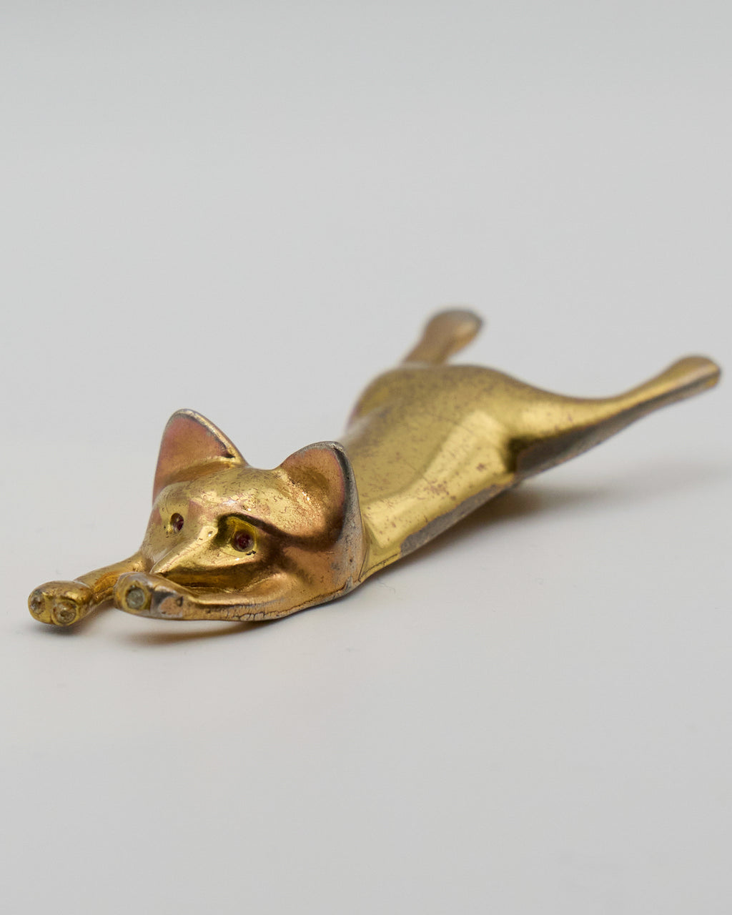 Spilla Gatto Vintage in Ottone Dorato – Design Elegante Retrò