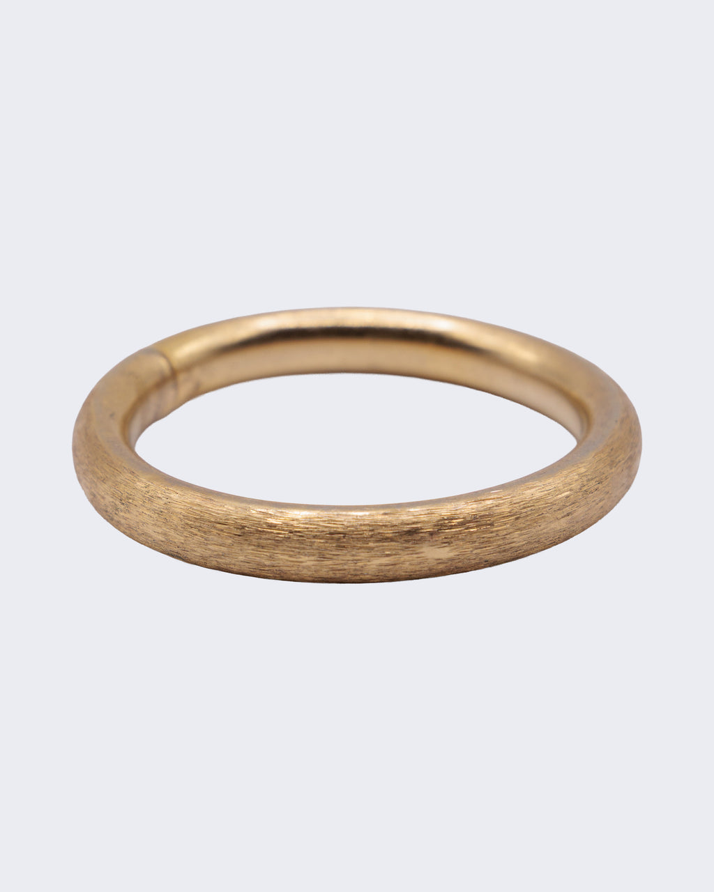 Bracciale rigido dorato satinato – bangle minimal vintage elegante
