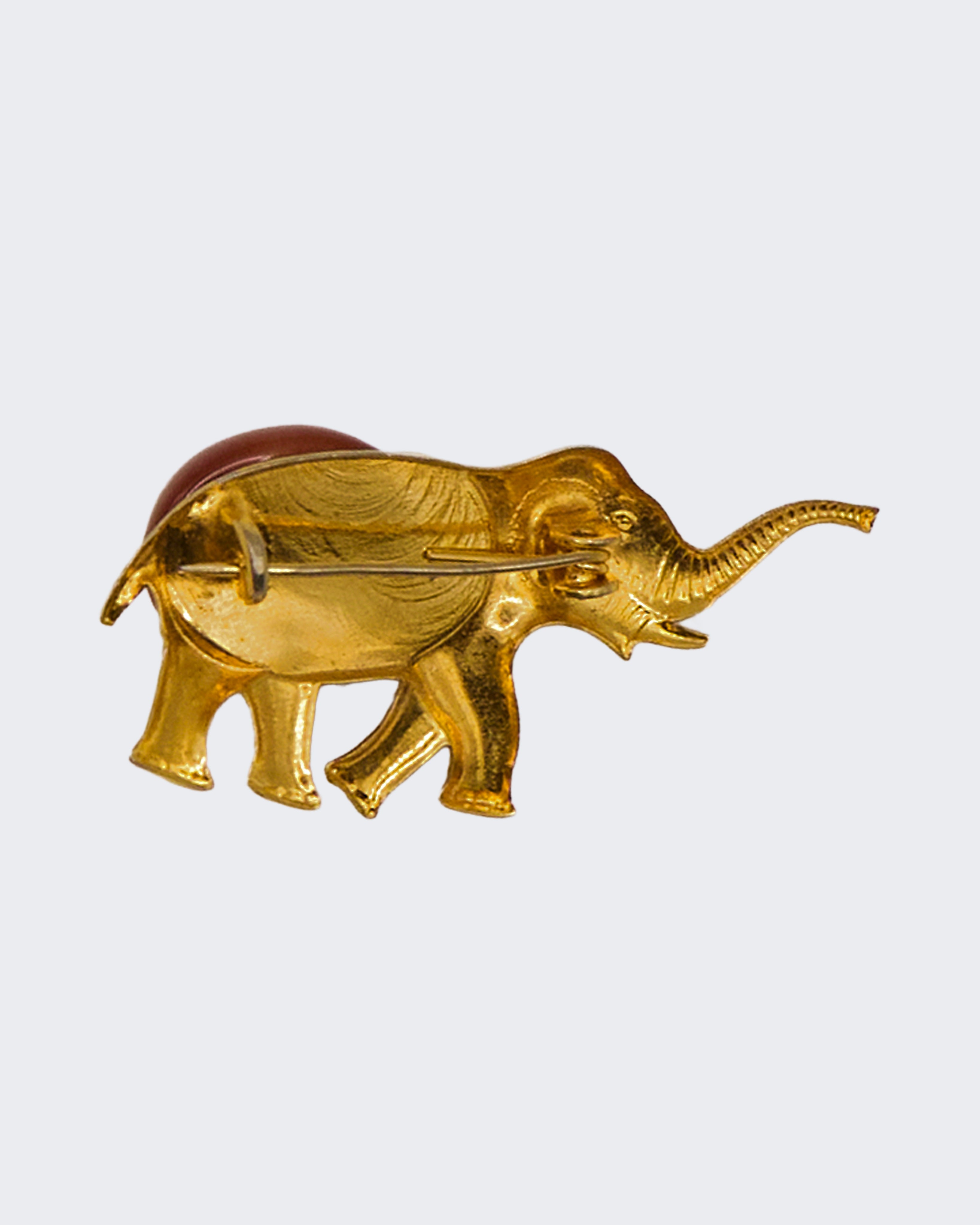 Spilla Vintage a Forma di Elefante Color Oro con Pietra Rossa – Gioiello Portafortuna Retrò 4 cm