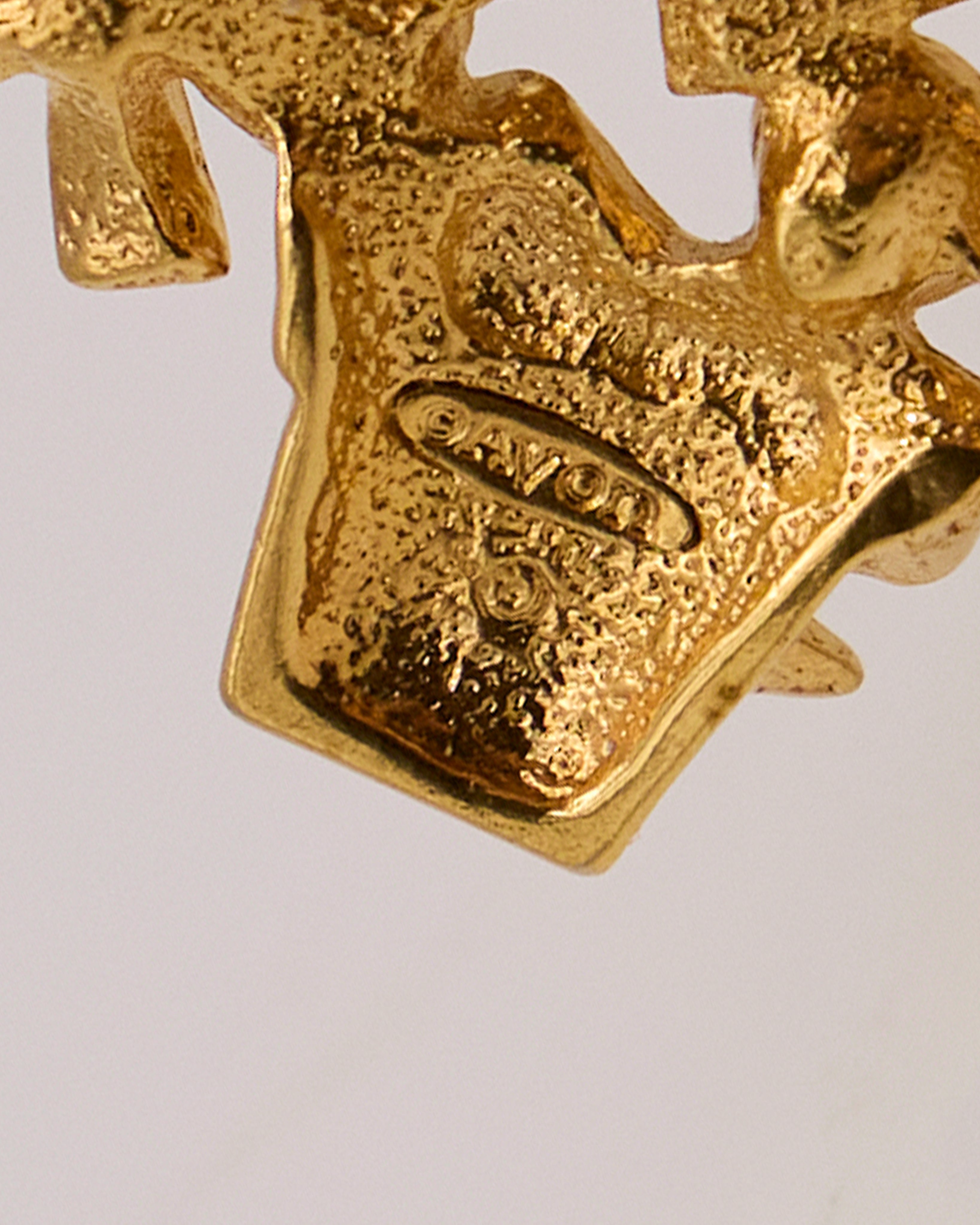 Vintage Avon Aurora Borealis Rhinestone Christmas Tree Brooch