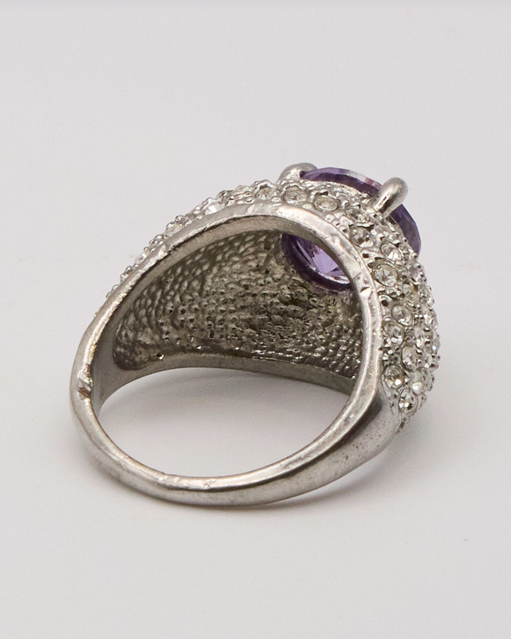Bague en pierre violette