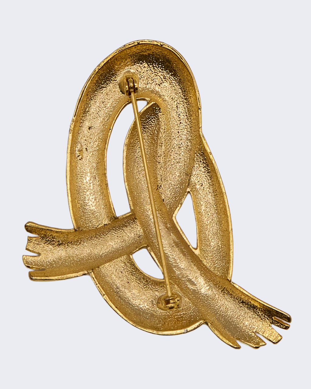 Spilla Vintage Dorata Design Nodo Intrecciato – Gioiello Elegante