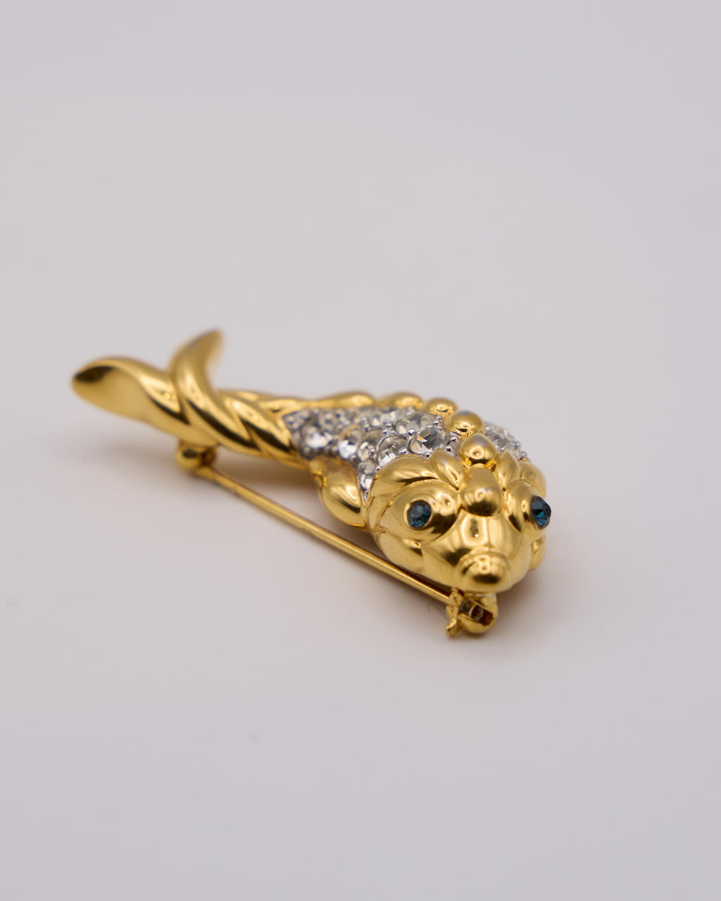 Spilla Vintage Pesce Dorato con Cristalli – Elegante Gioiello Animale