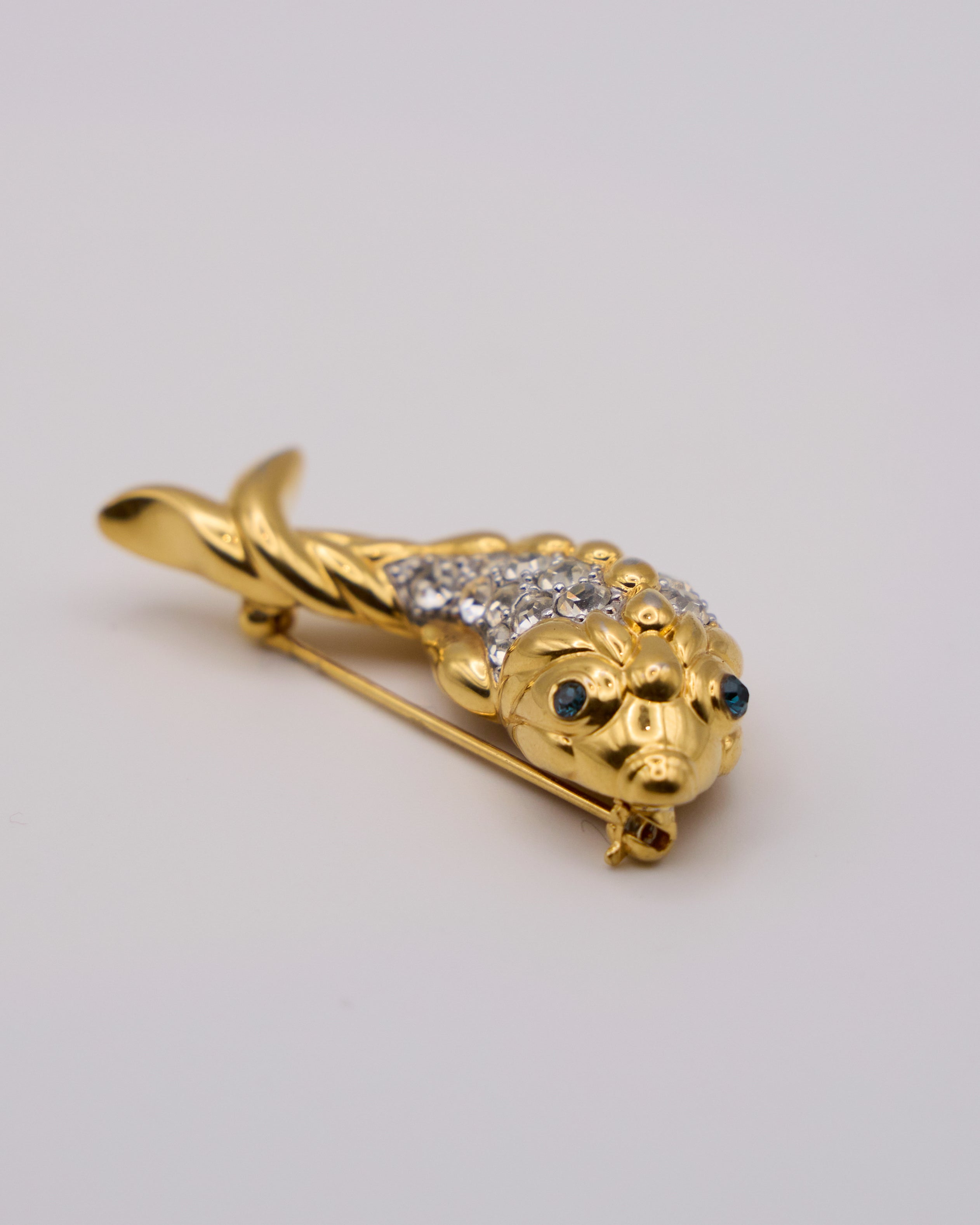 Spilla Vintage Pesce Dorato con Cristalli – Elegante Gioiello Animale