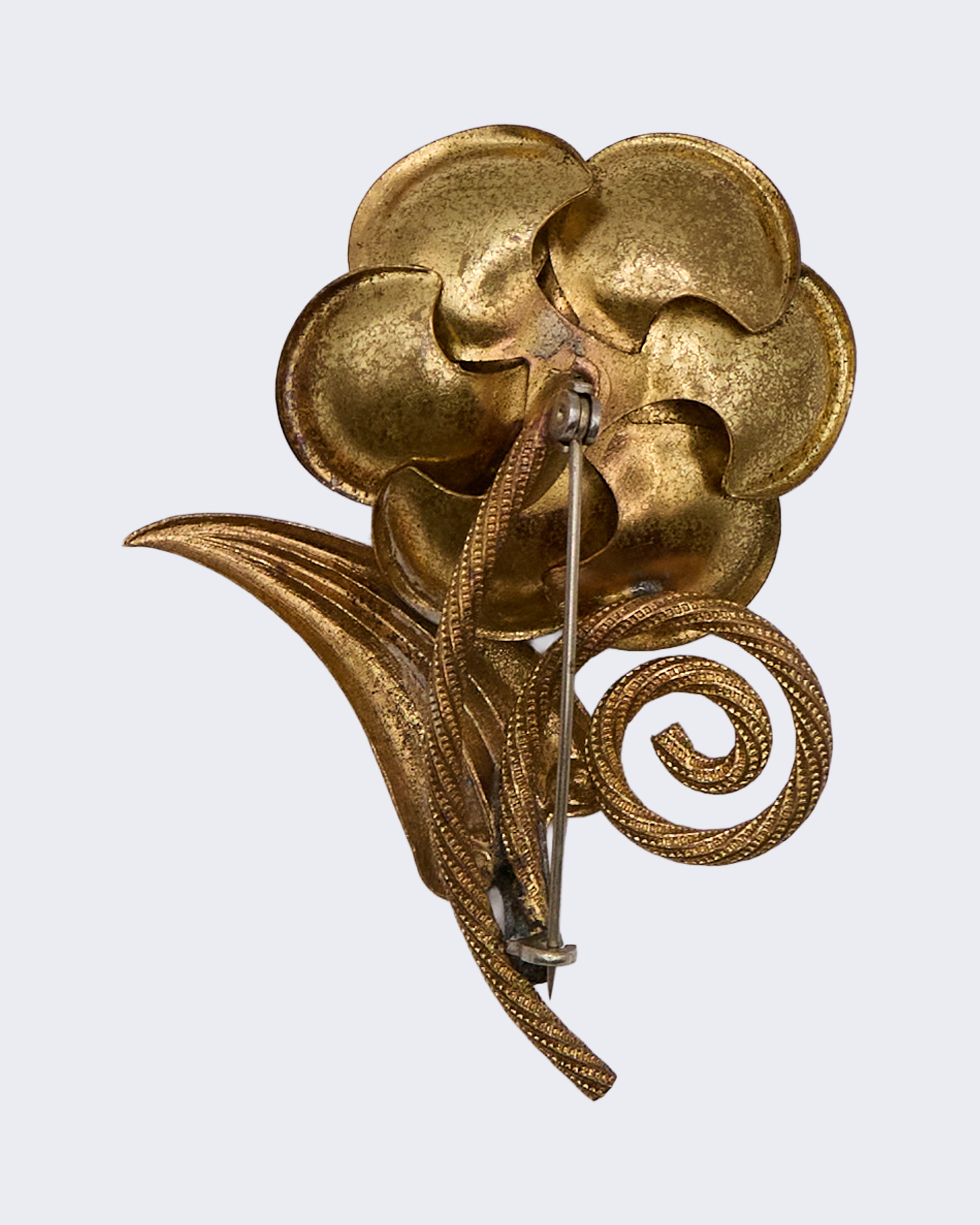 Spilla Vintage Rosa Dorata con Foglia Decorativa – Anni 50