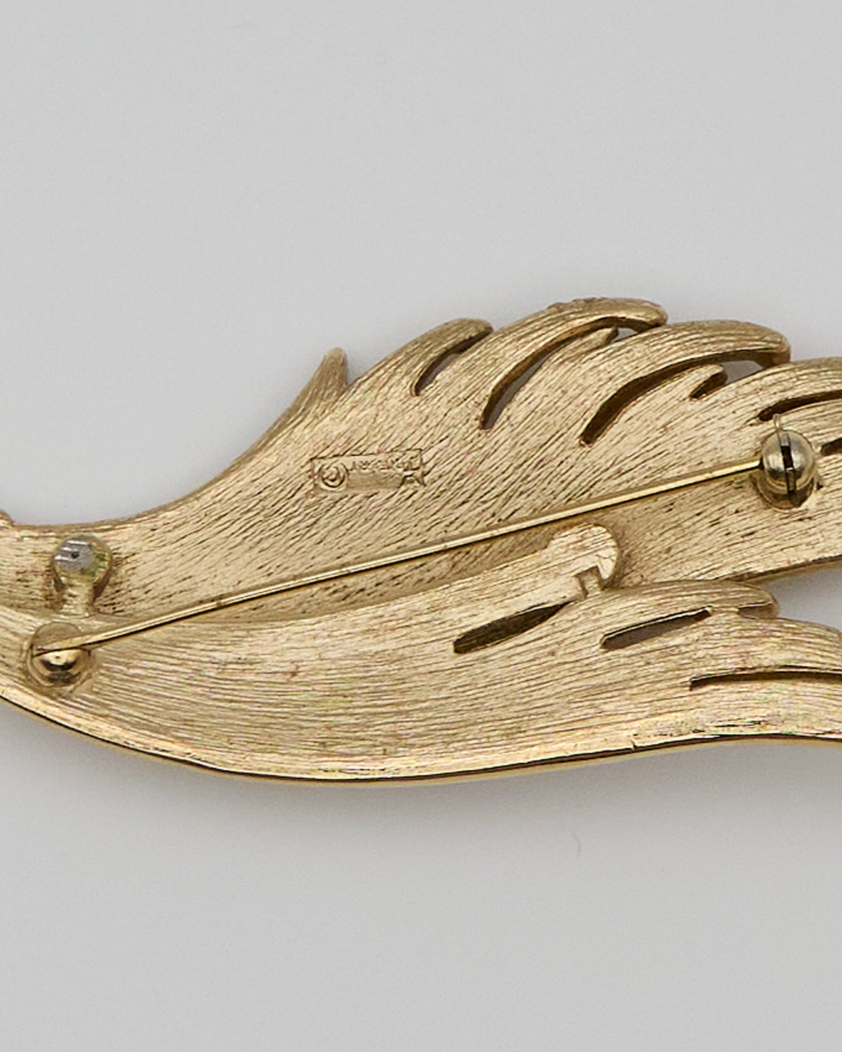 Vintage Trifari Leaf Brooch in Gold Metal – Glossy and Matte Finish