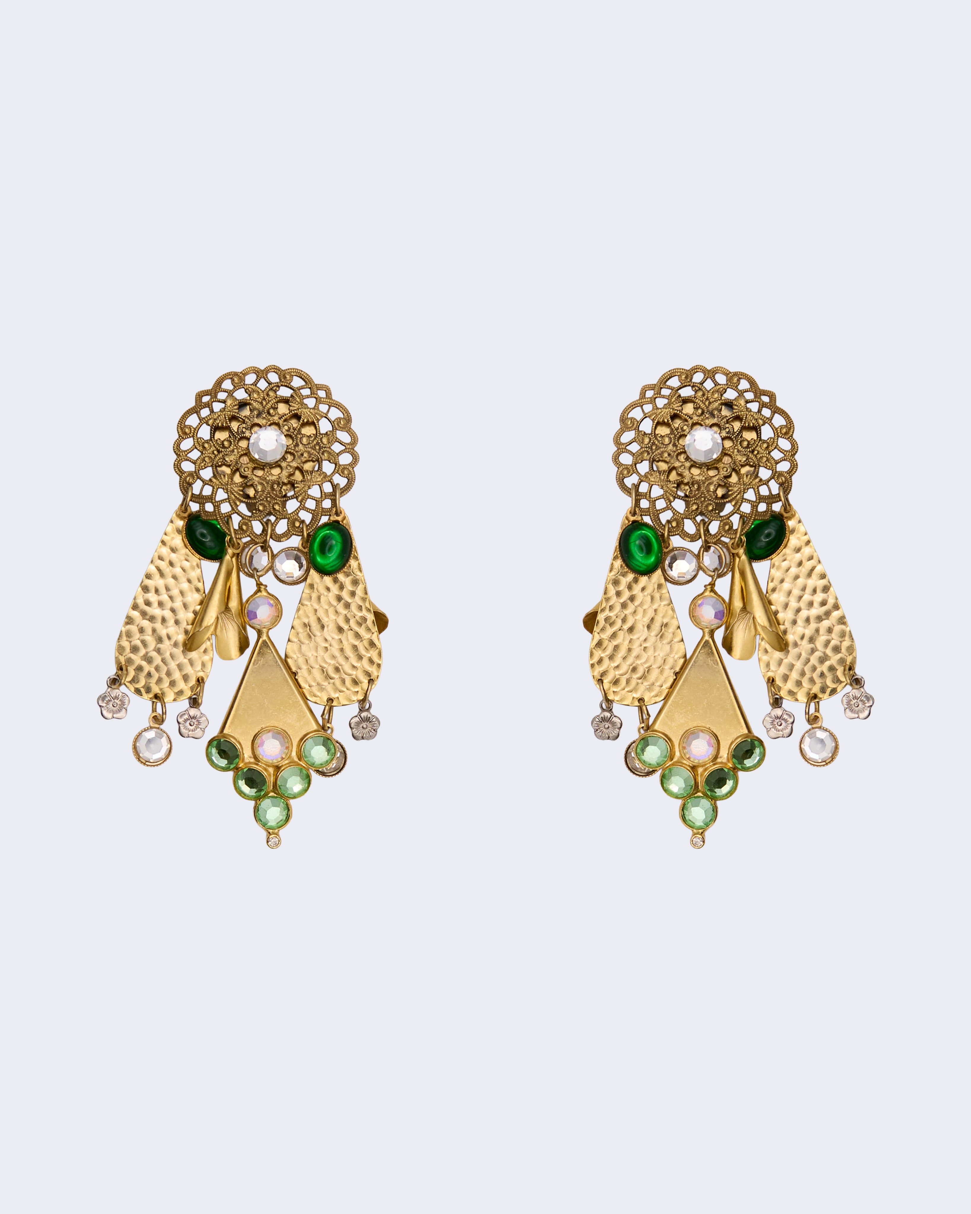 Orecchini Vintage Pendenti Boho Chic Dorati con Pietre Verdi e Filigrana