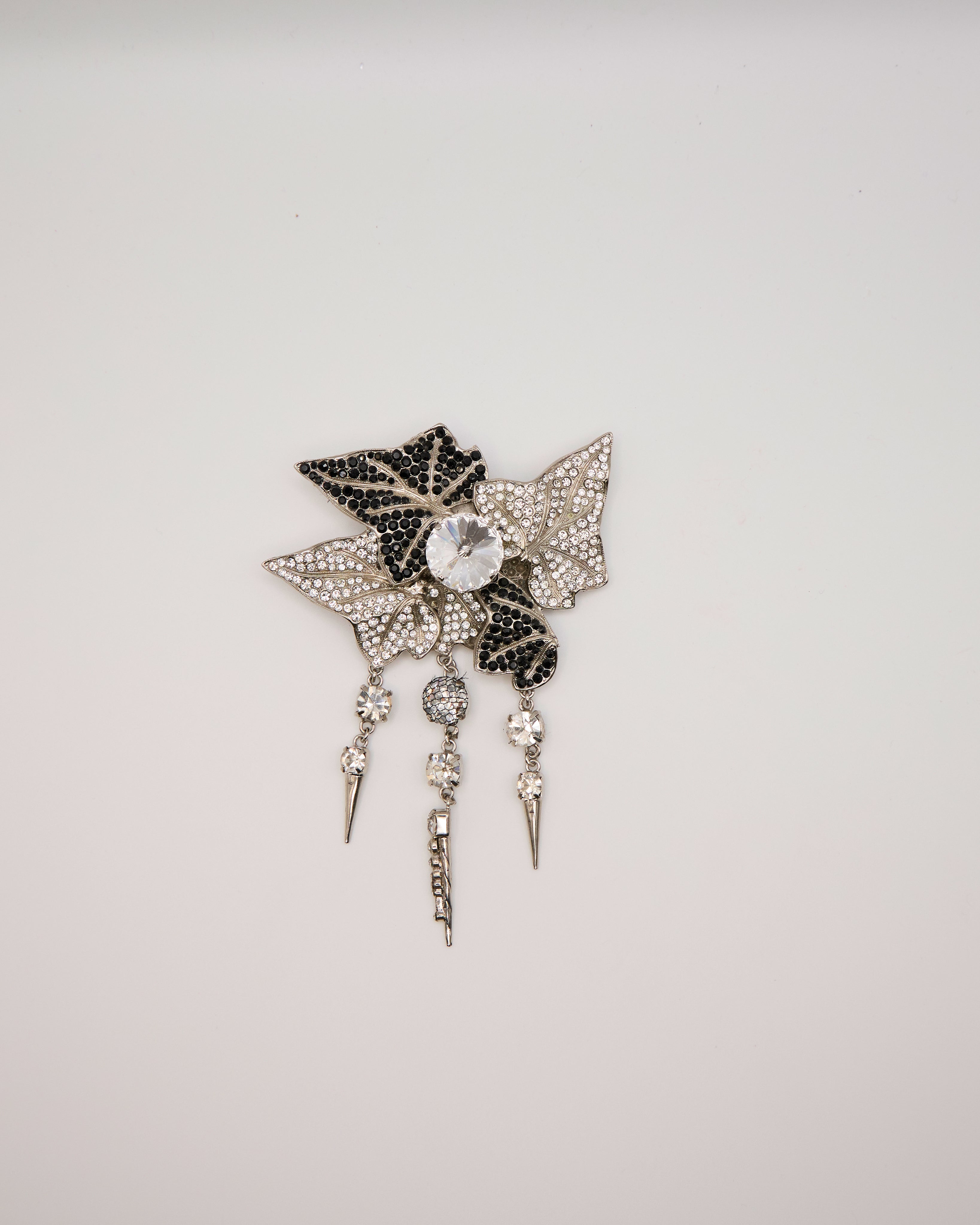 Spilla Farfalla Vintage con Strass Bianchi e Neri e Pendenti