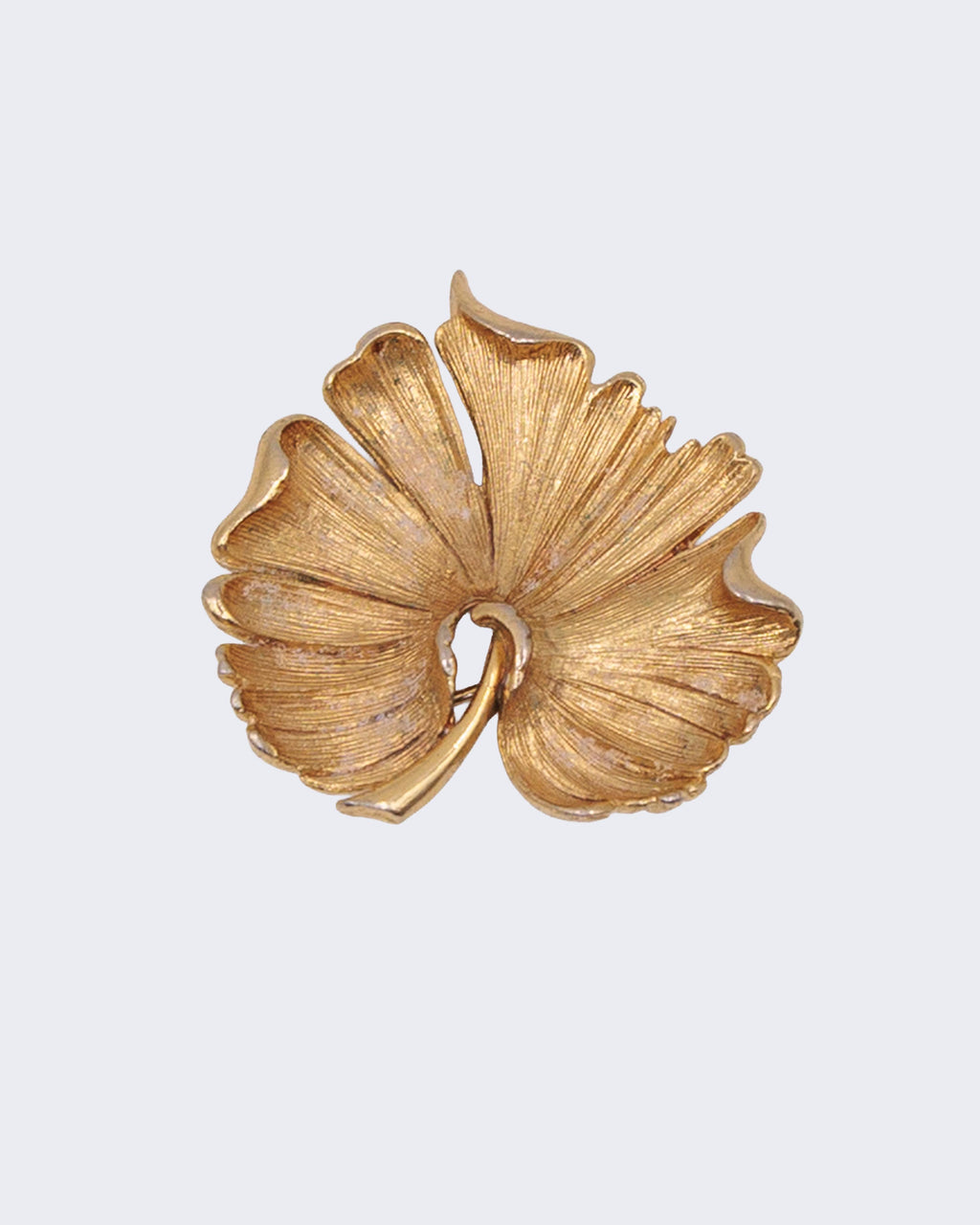 Spilla vintage dorata a forma di foglia – elegante bijoux retrò anni ‘70