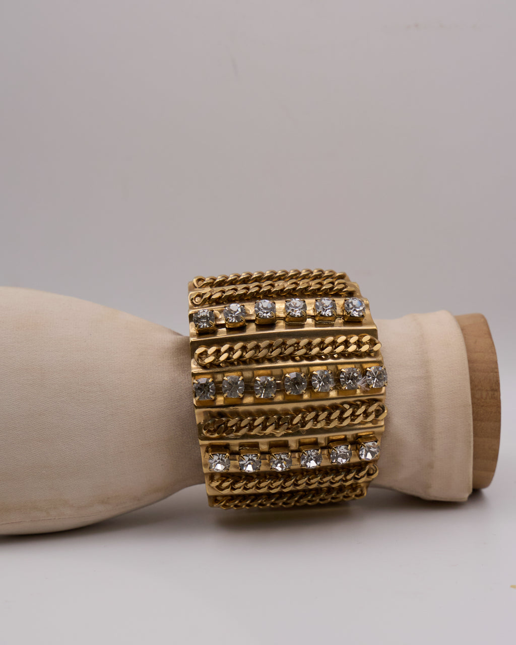 Bracciale Vintage Dorato Rigido con Catene e Strass Crystal