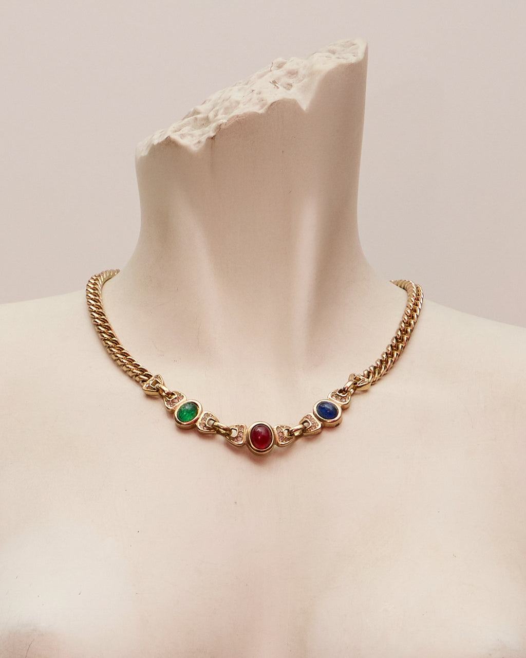 Collier Christian Dior vintage des années 1980 – Maillons en or avec cabochons et strass