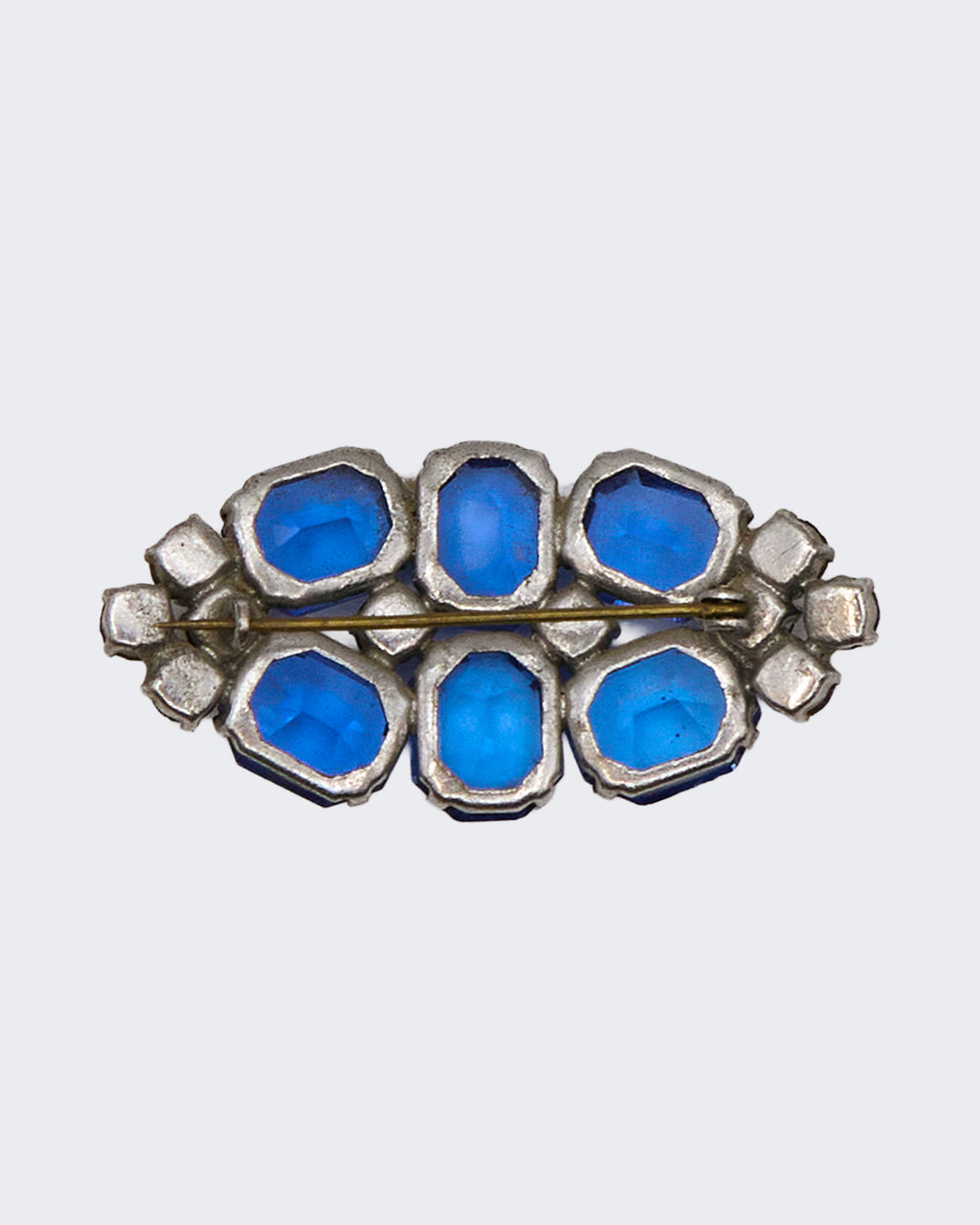 Spilla Vintage Art Déco con Pietre di Vetro Blu Open-Back – Metallo Placcato Argento – Anni ’30/’40