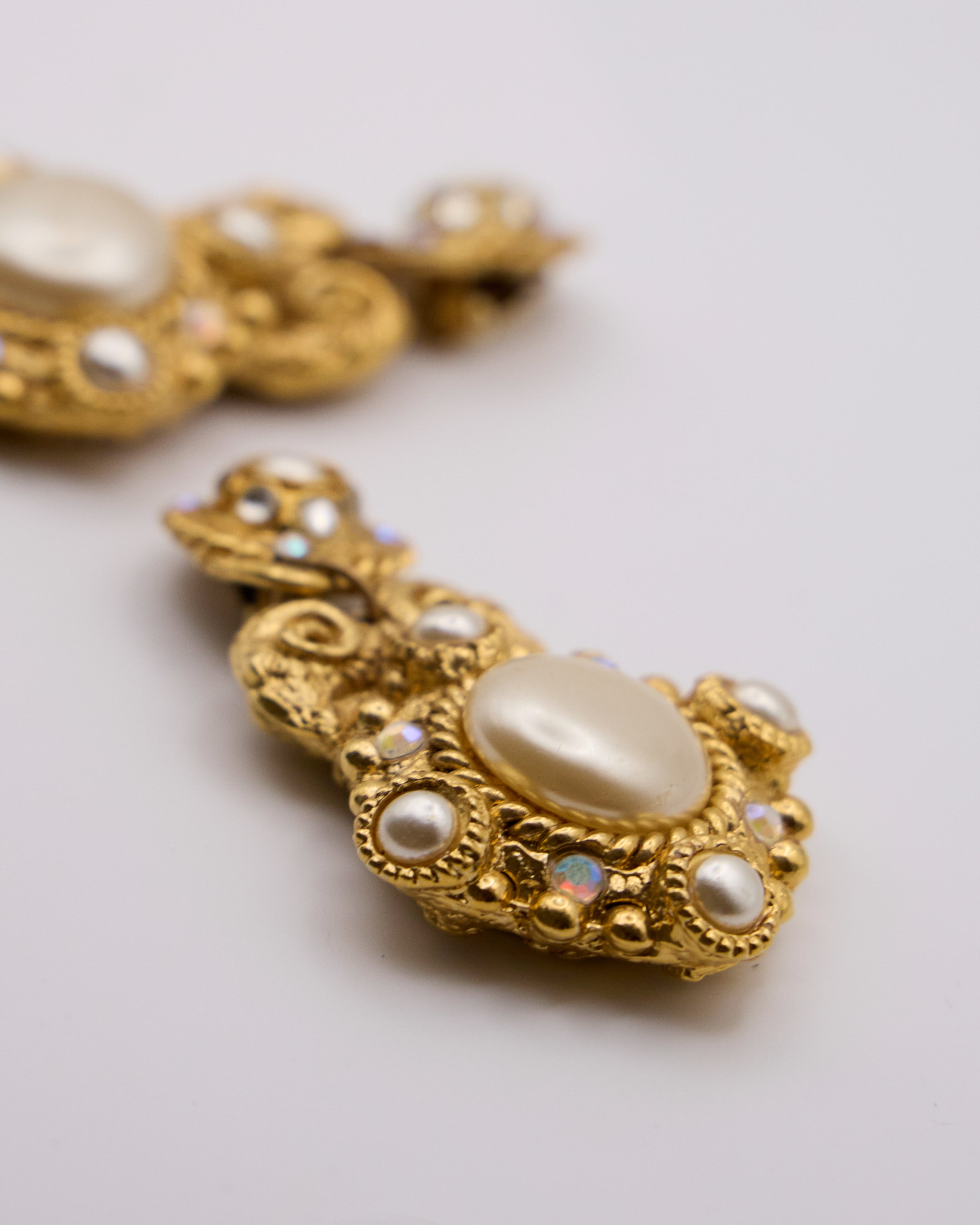 Orecchini Vintage Barocchi Perle e Strass – Clip Dorate Statement Anni ’80 Jacky de G