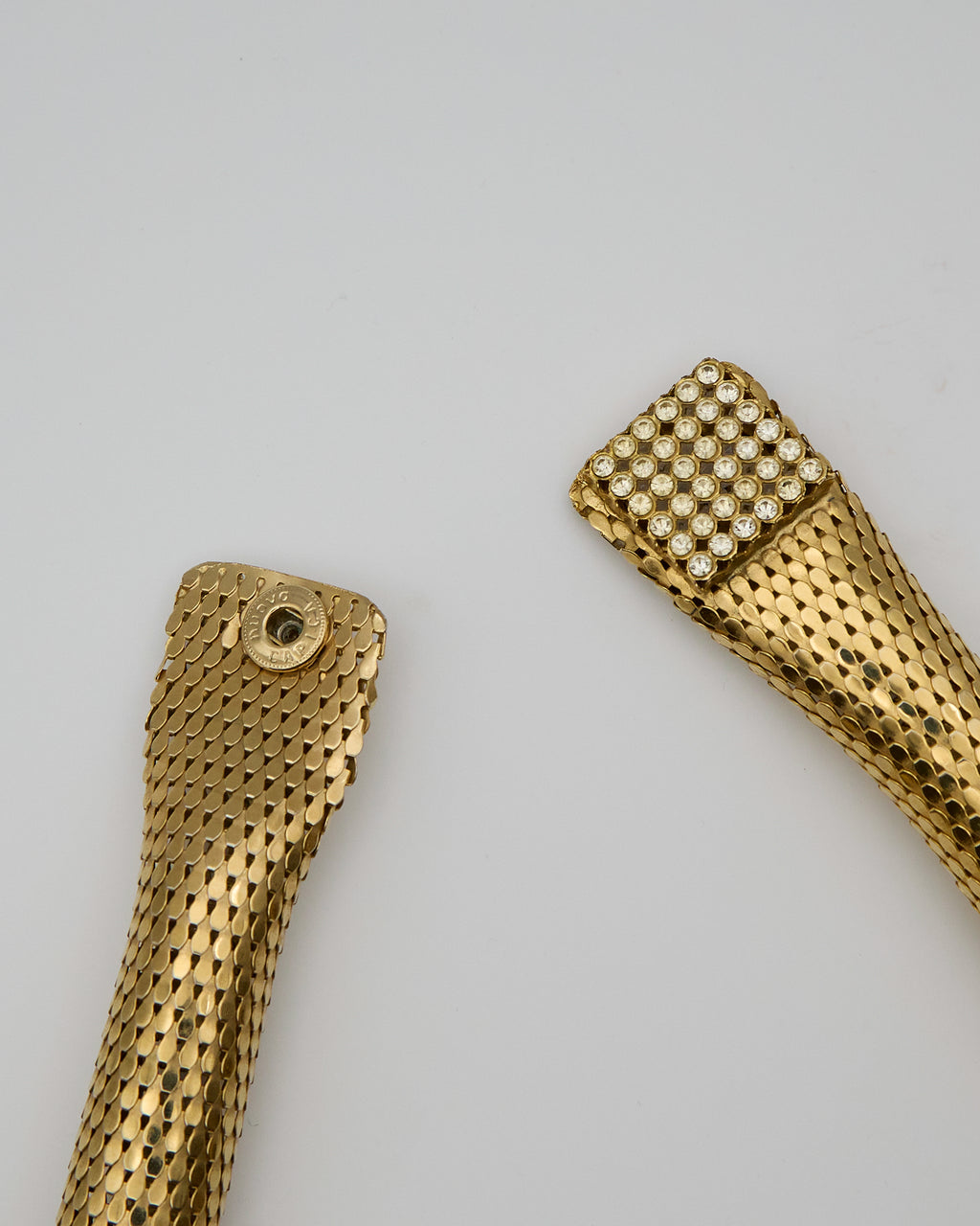 Collier flexible vintage Cascio Bijoux avec strass – métal plaqué or