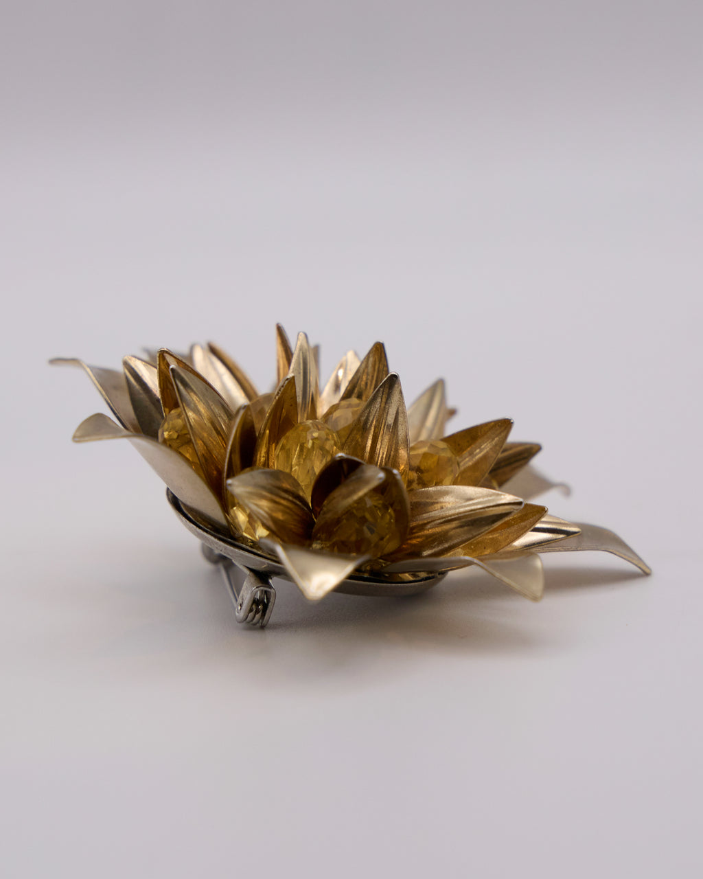 Spilla Vintage Fiore con Cristalli Ambra – Anni 50