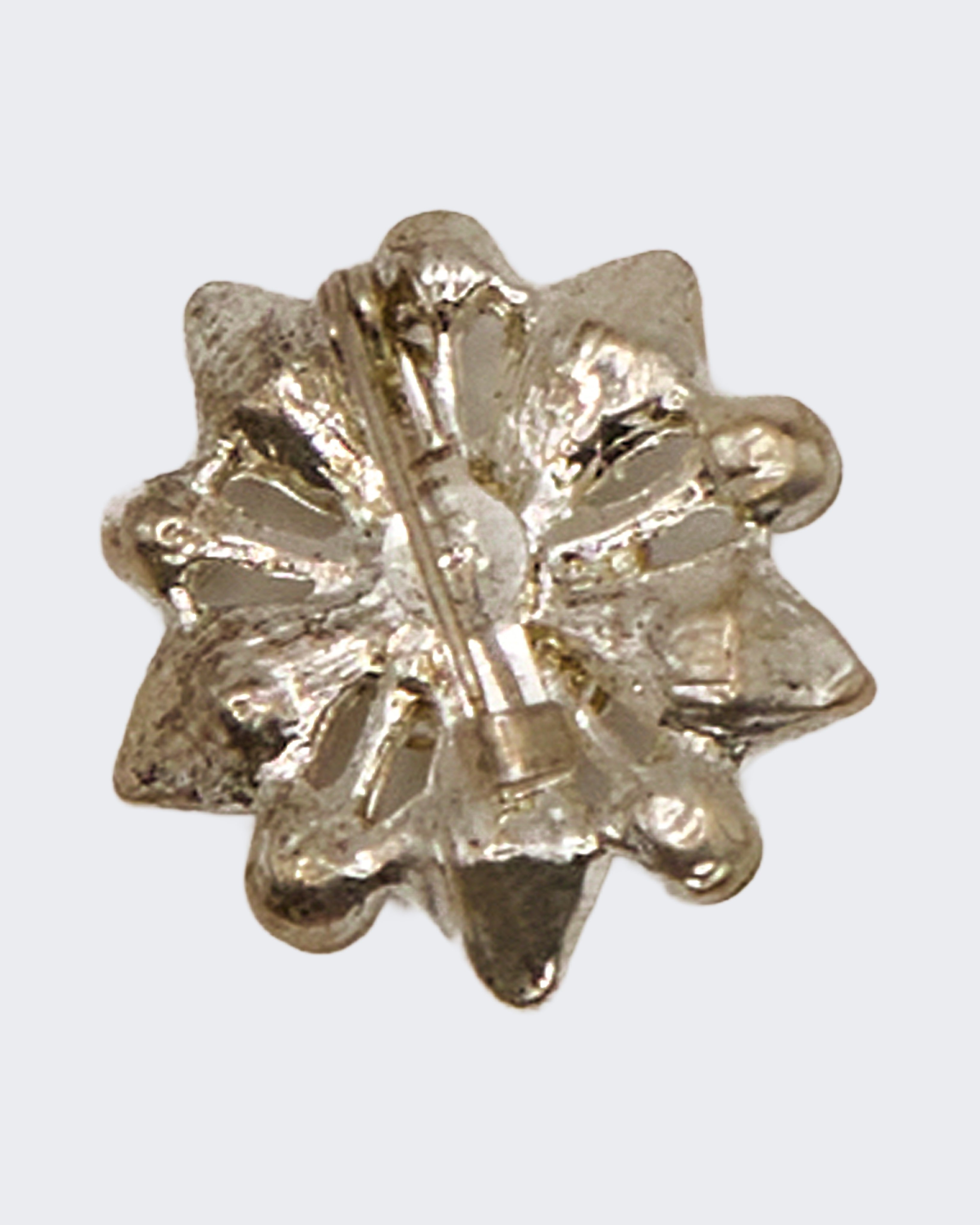 Spilla Vintage a Fiore/Stella in Metallo Argentato con Strass – Gioiello Decorativo