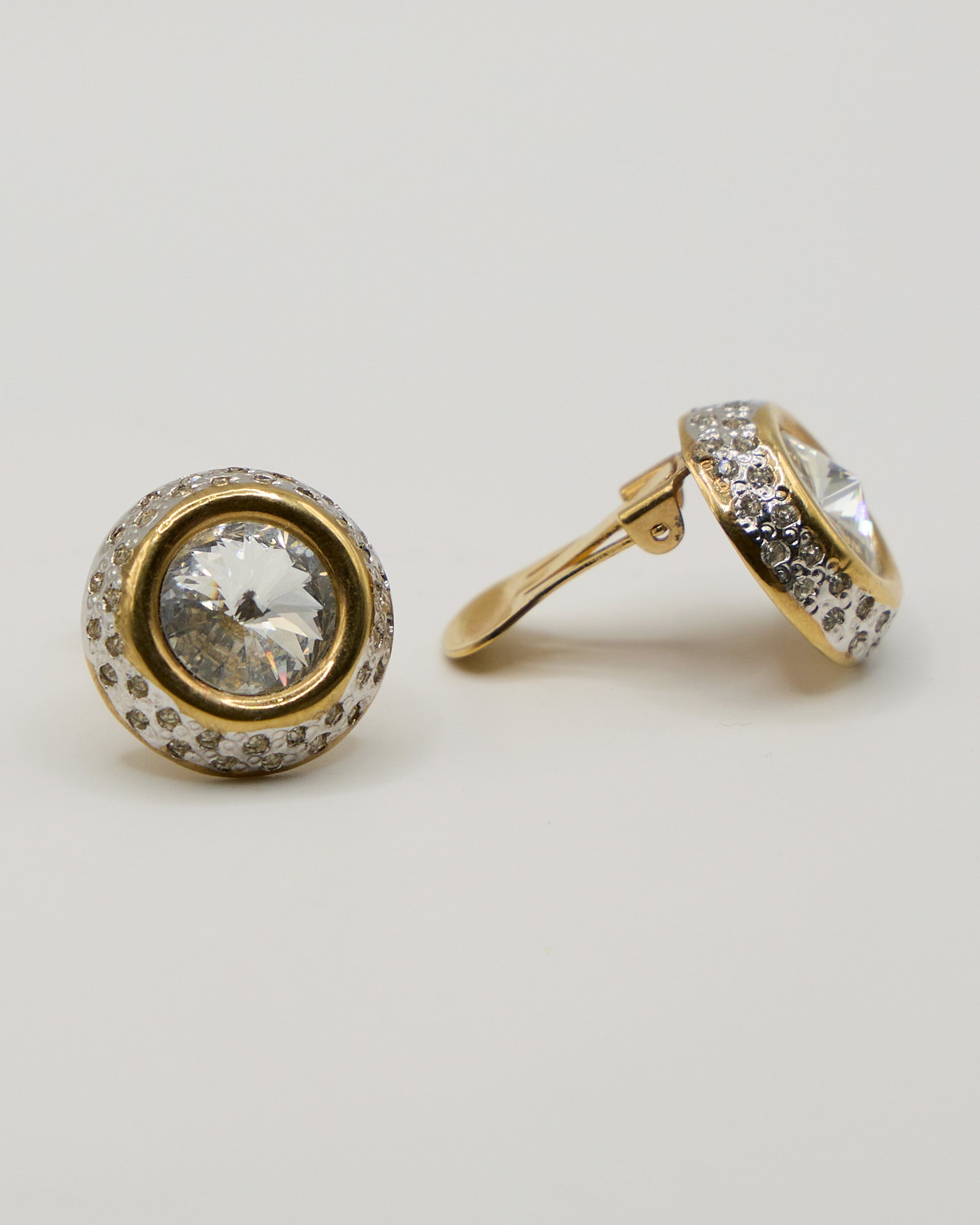 Earrings with Chatón