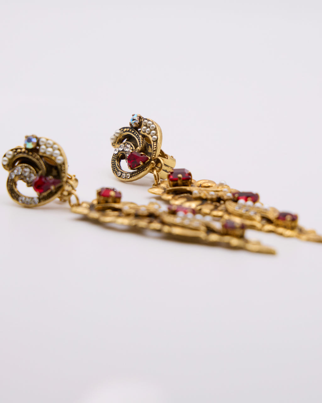 Orecchini Vintage Mulù Reggio E. Pendenti Barocchi con Strass Rossi e Perline