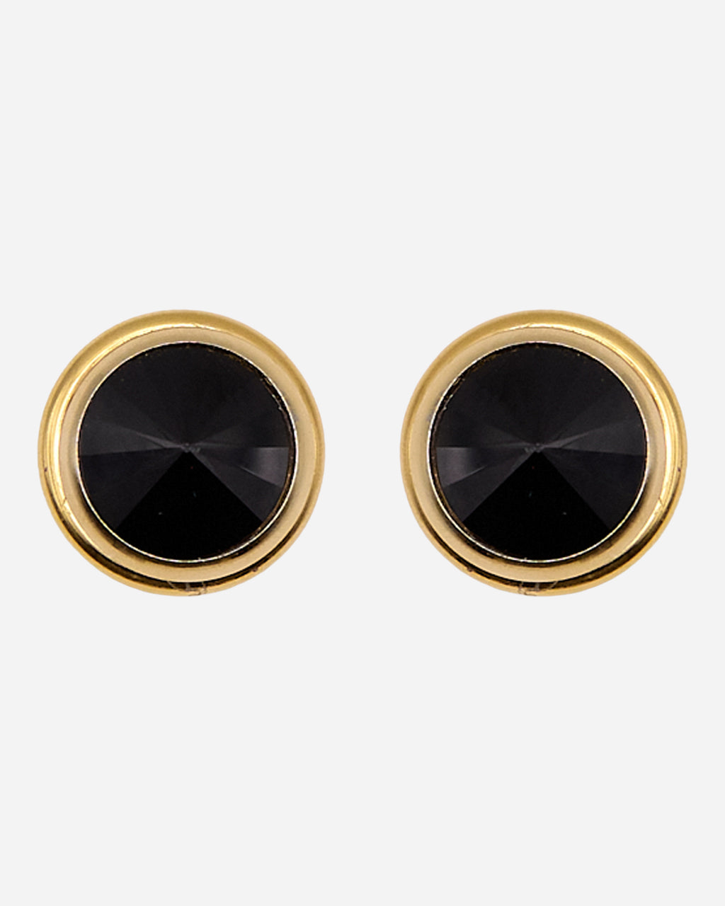 Orecchini vintage rotondi con cristallo nero sfaccettato e cornice dorata a doppio bordo.