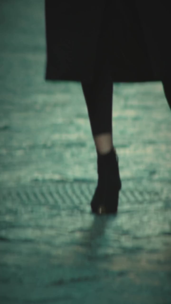 Carica il video: 